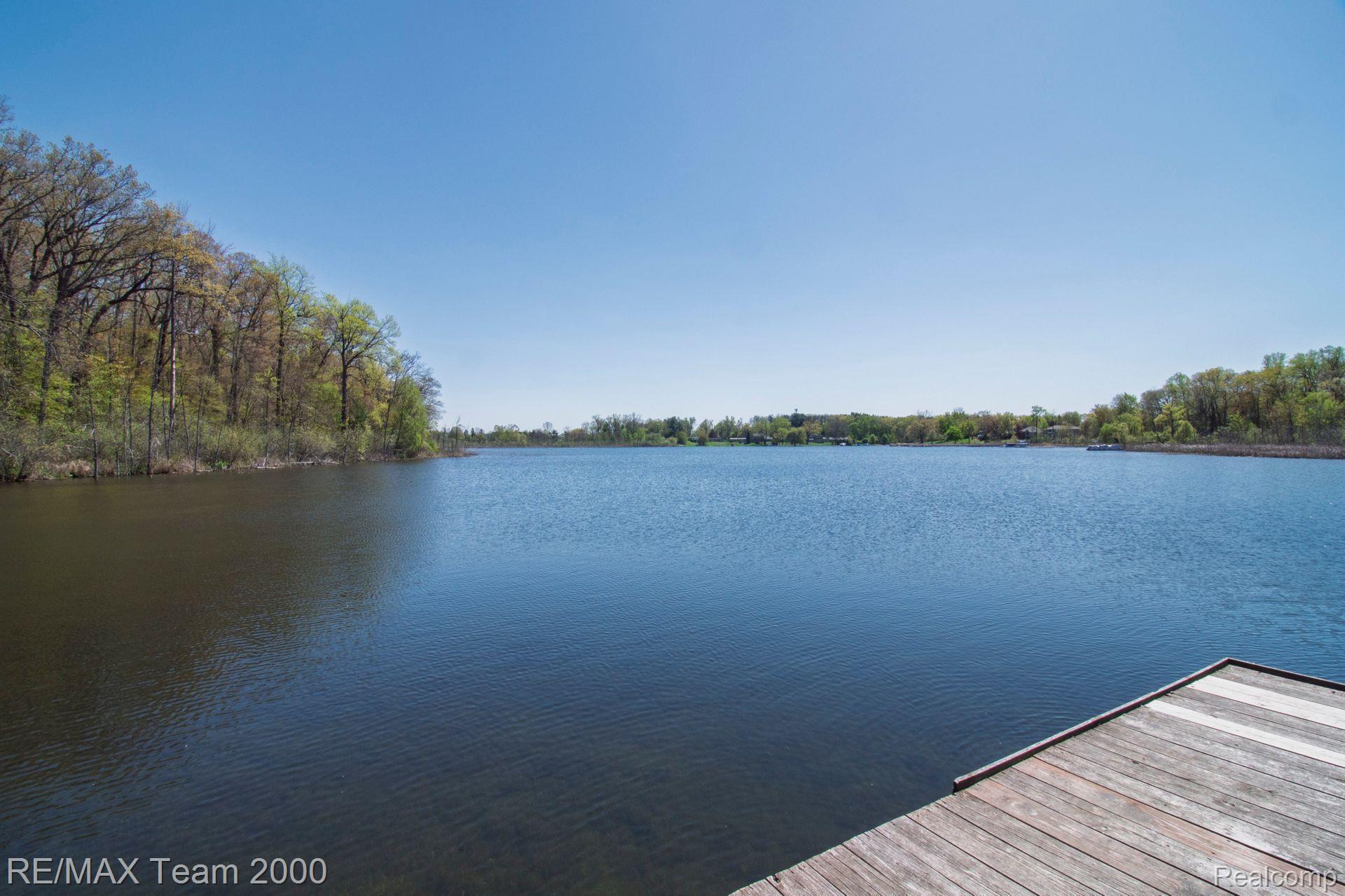 194 W REED LAKE