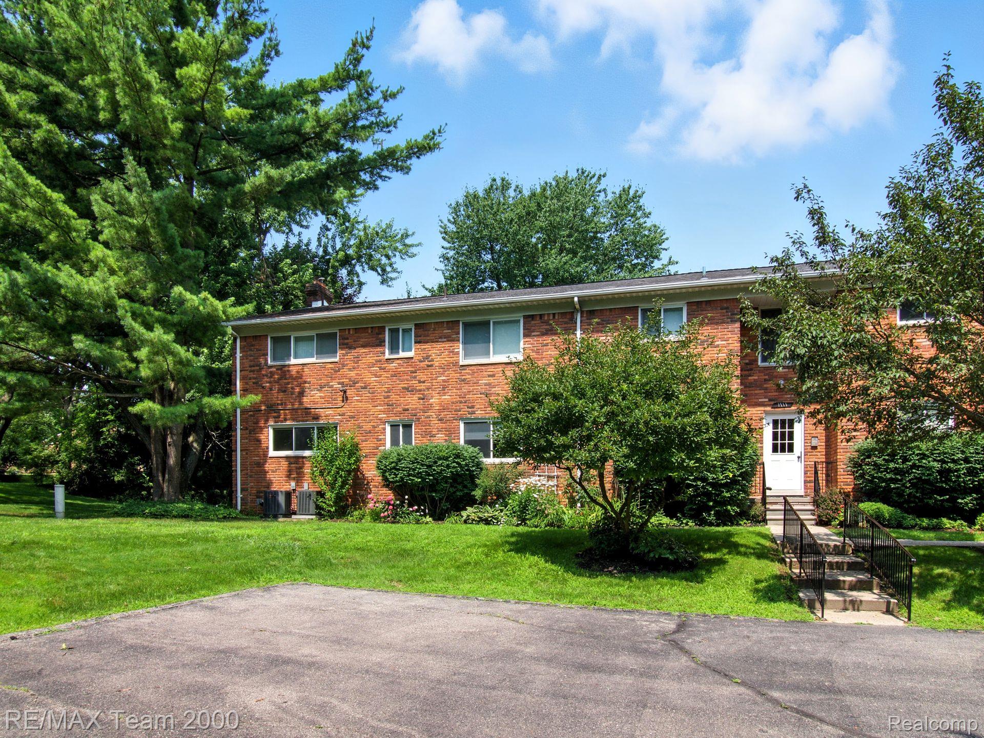 1711 Huntingwood Lane