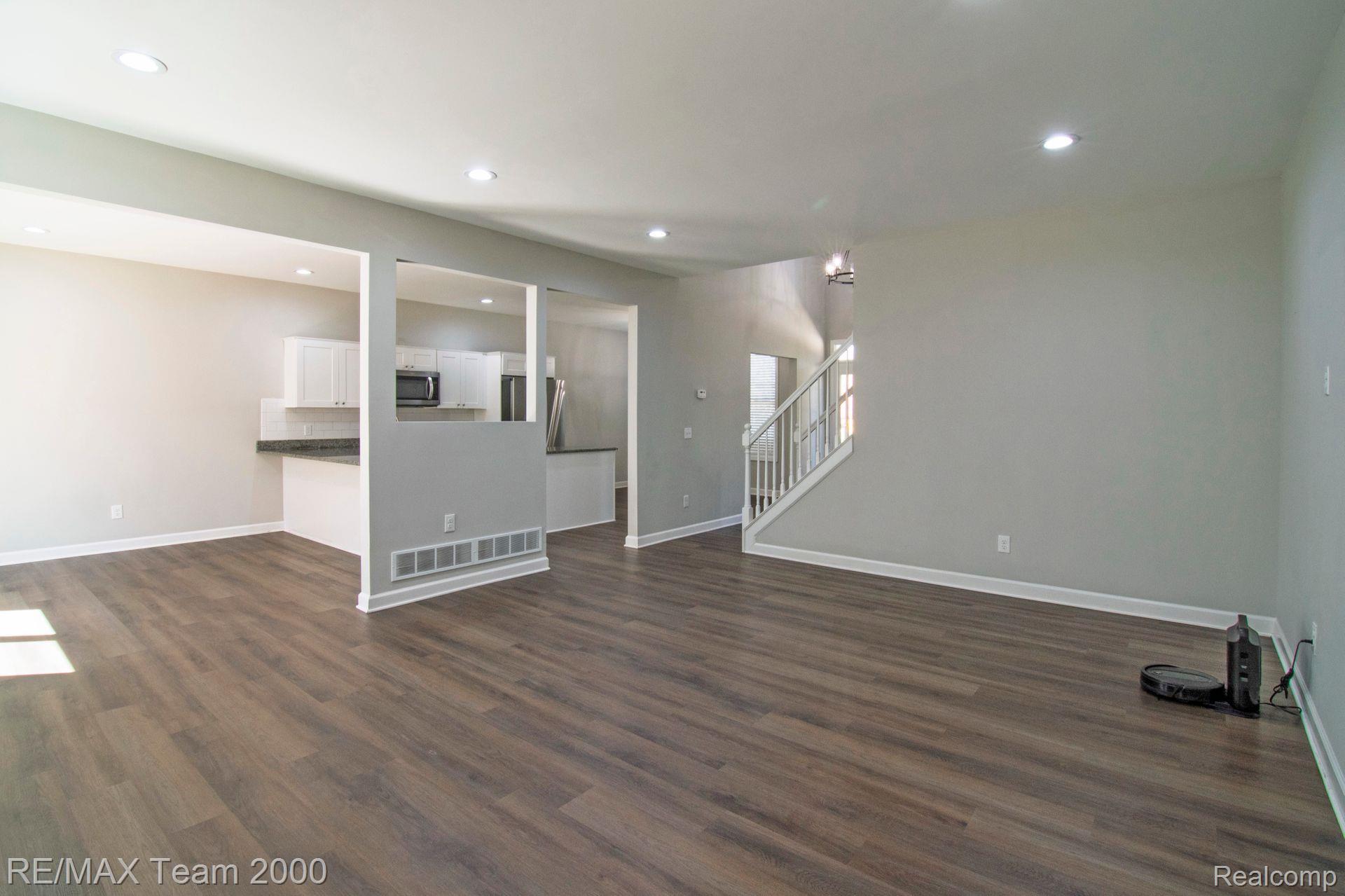 24050 Sunnypoint Drive
