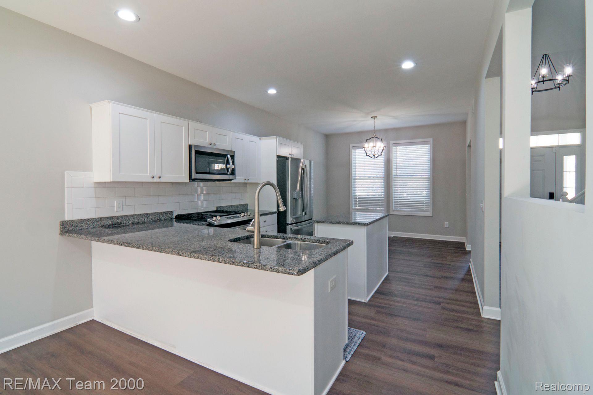 24050 Sunnypoint Drive