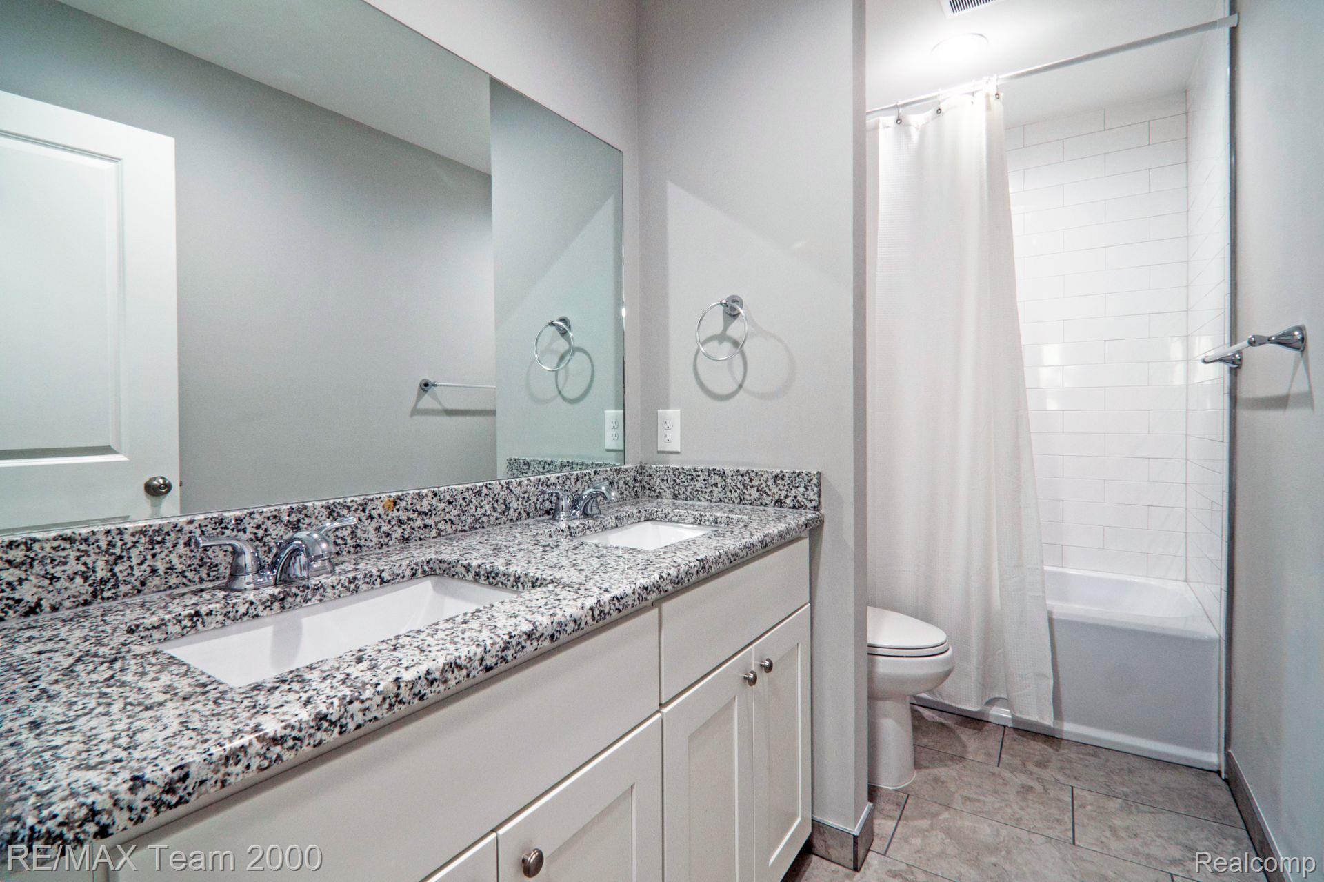 24050 Sunnypoint Drive