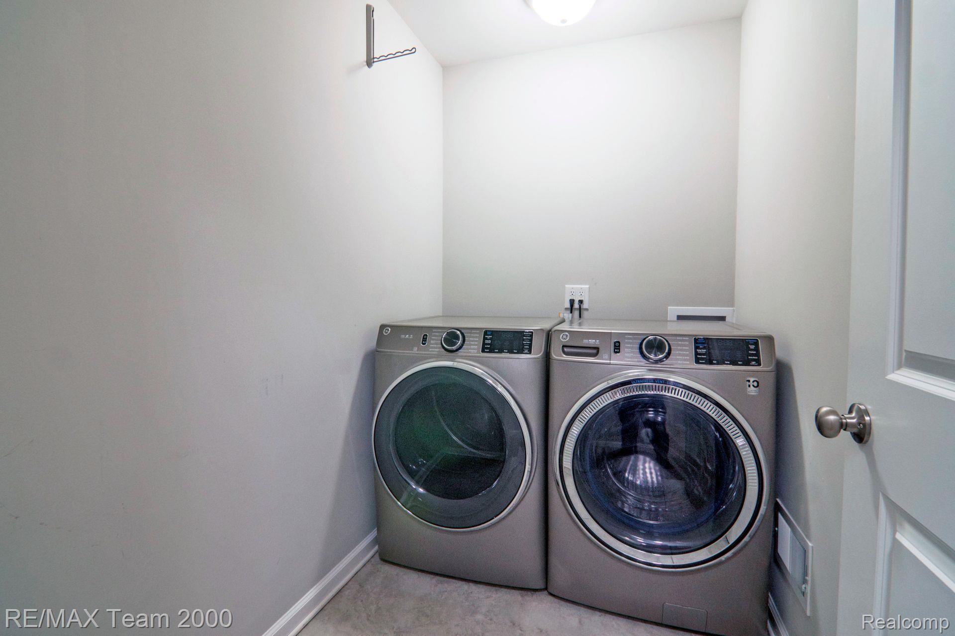 24050 Sunnypoint Drive