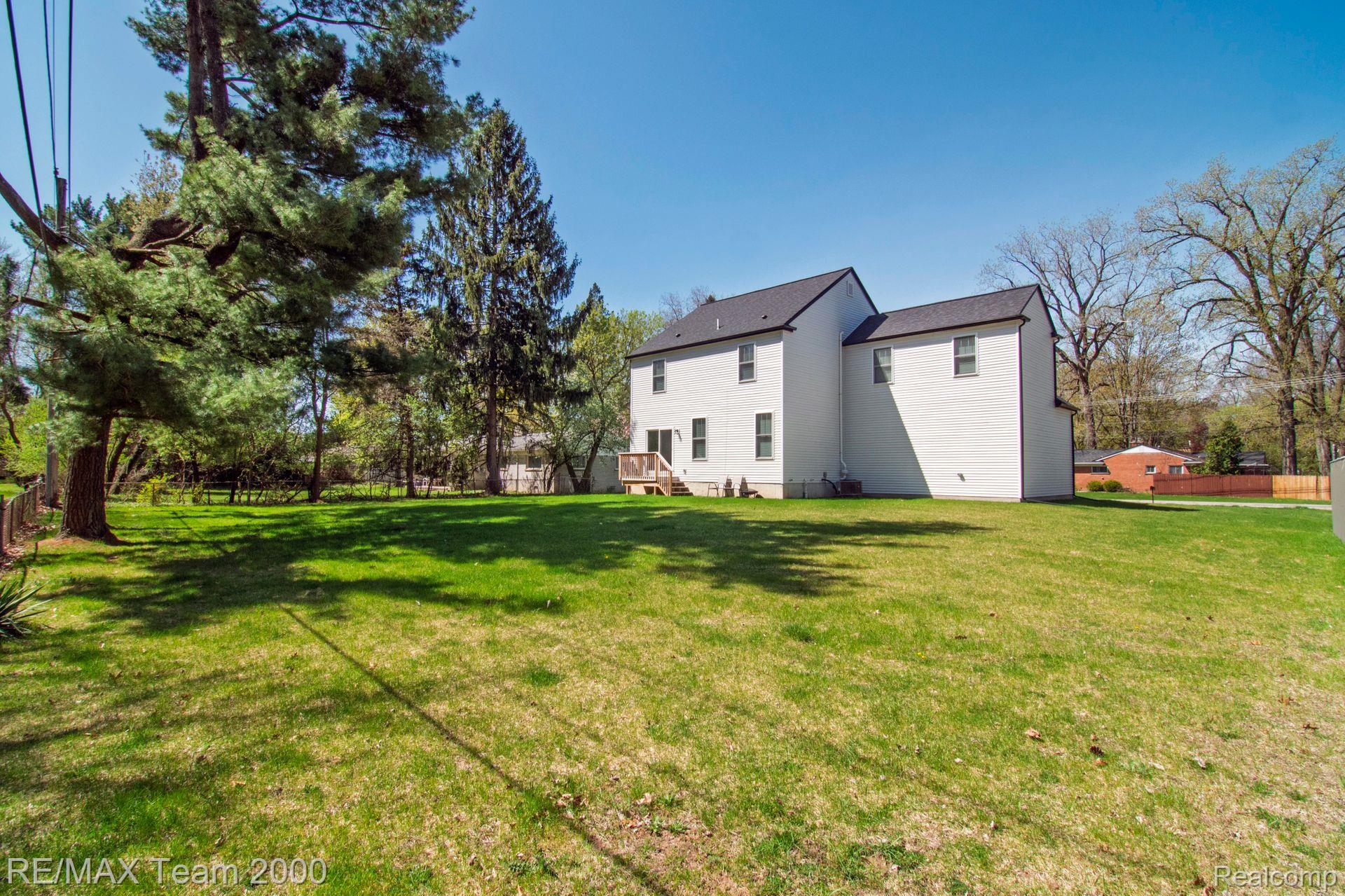 24050 Sunnypoint Drive