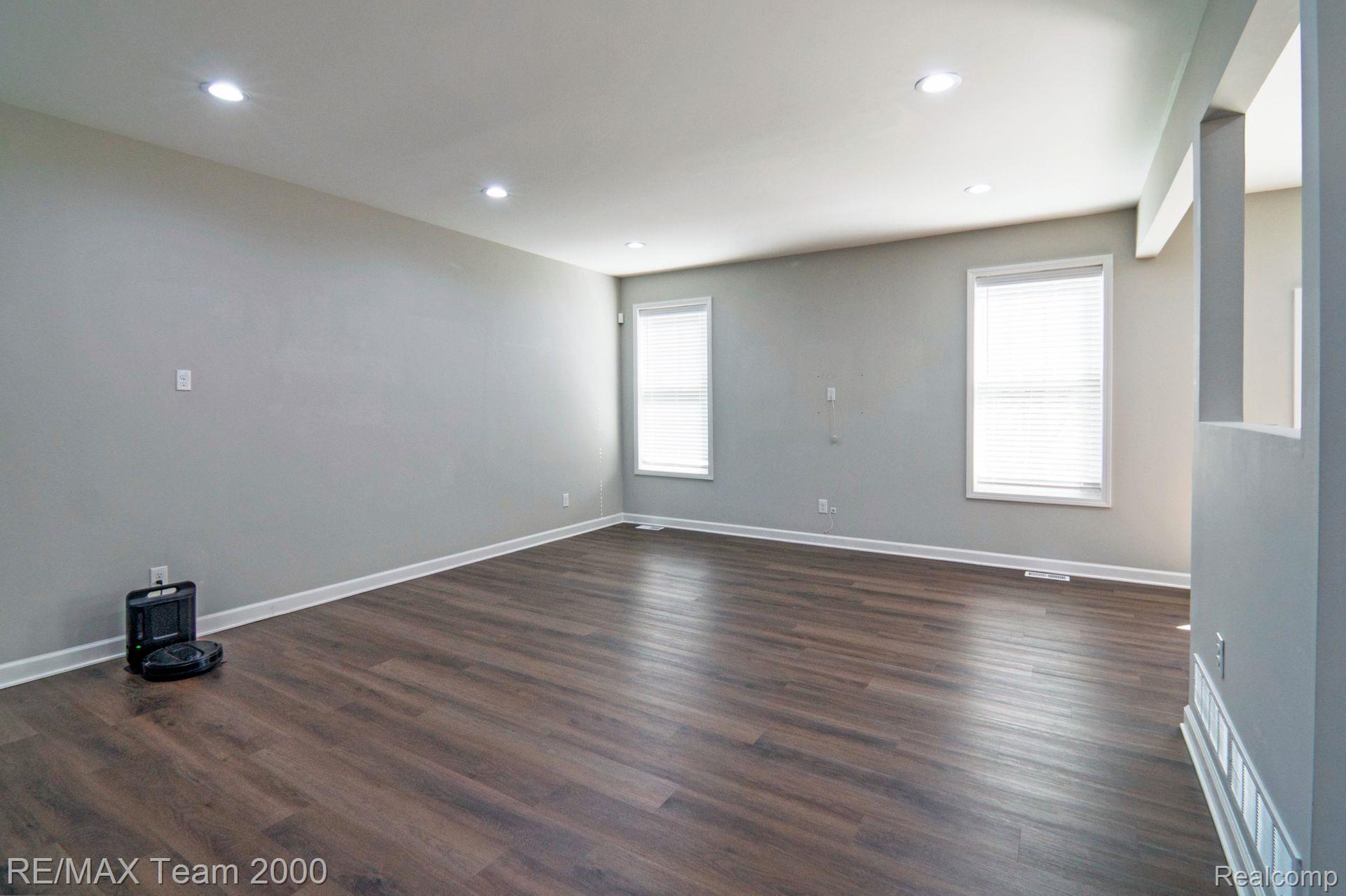 24050 Sunnypoint Drive