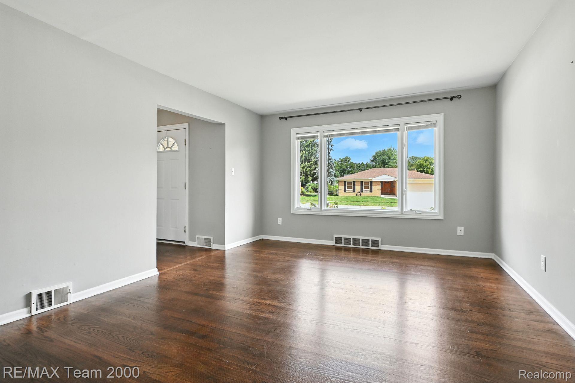 14931 Lakewood Drive