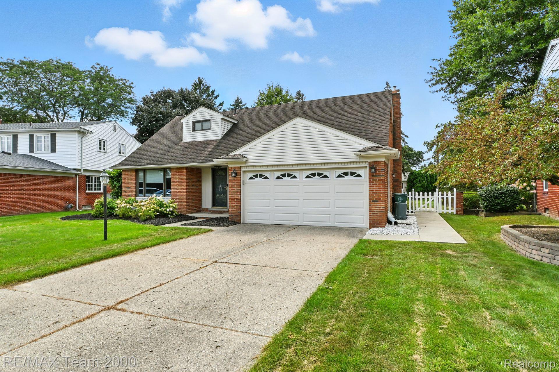 14931 Lakewood Drive