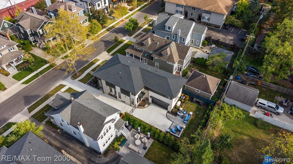 864 Ann Street