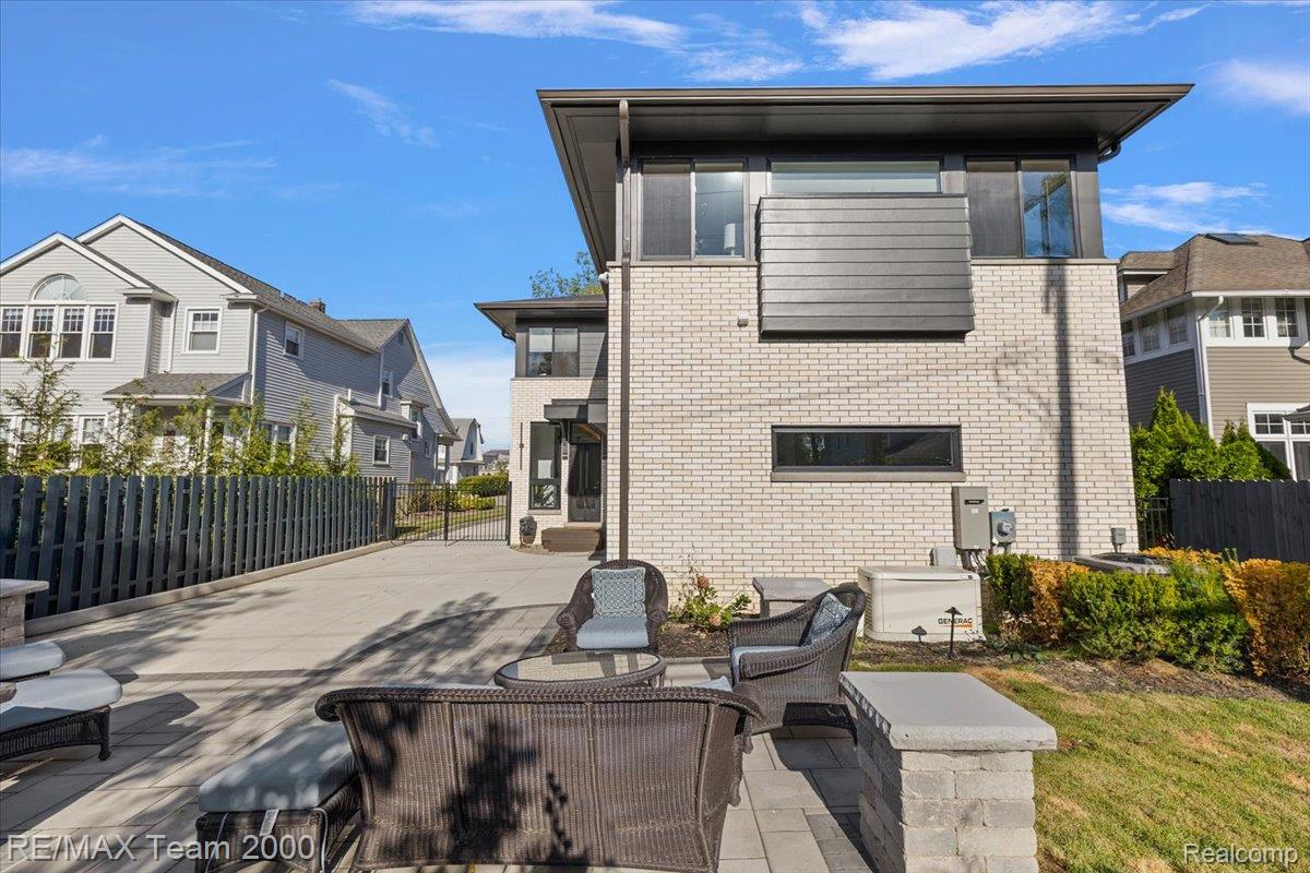 864 Ann Street