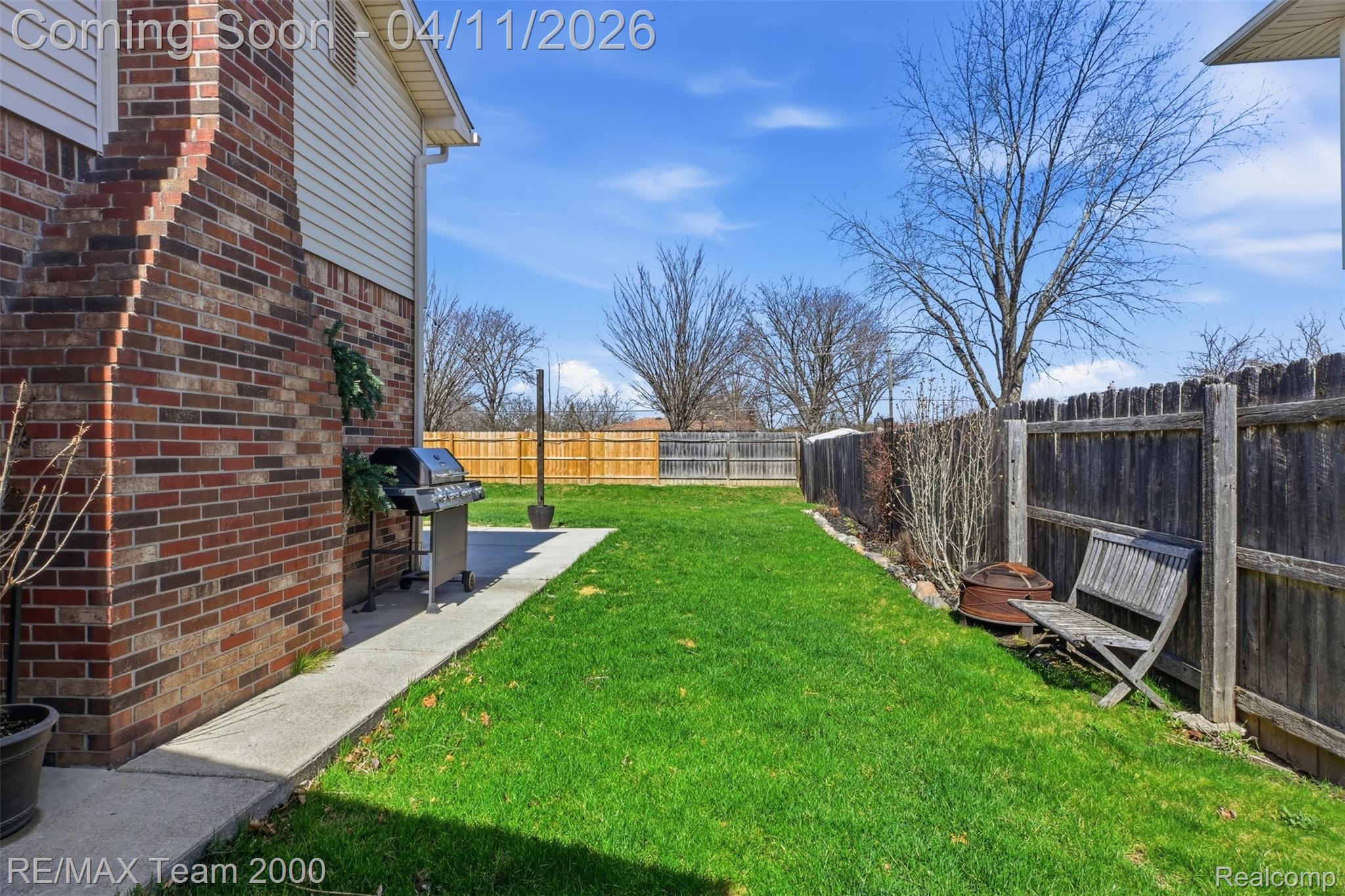 43800 Simsbury Street