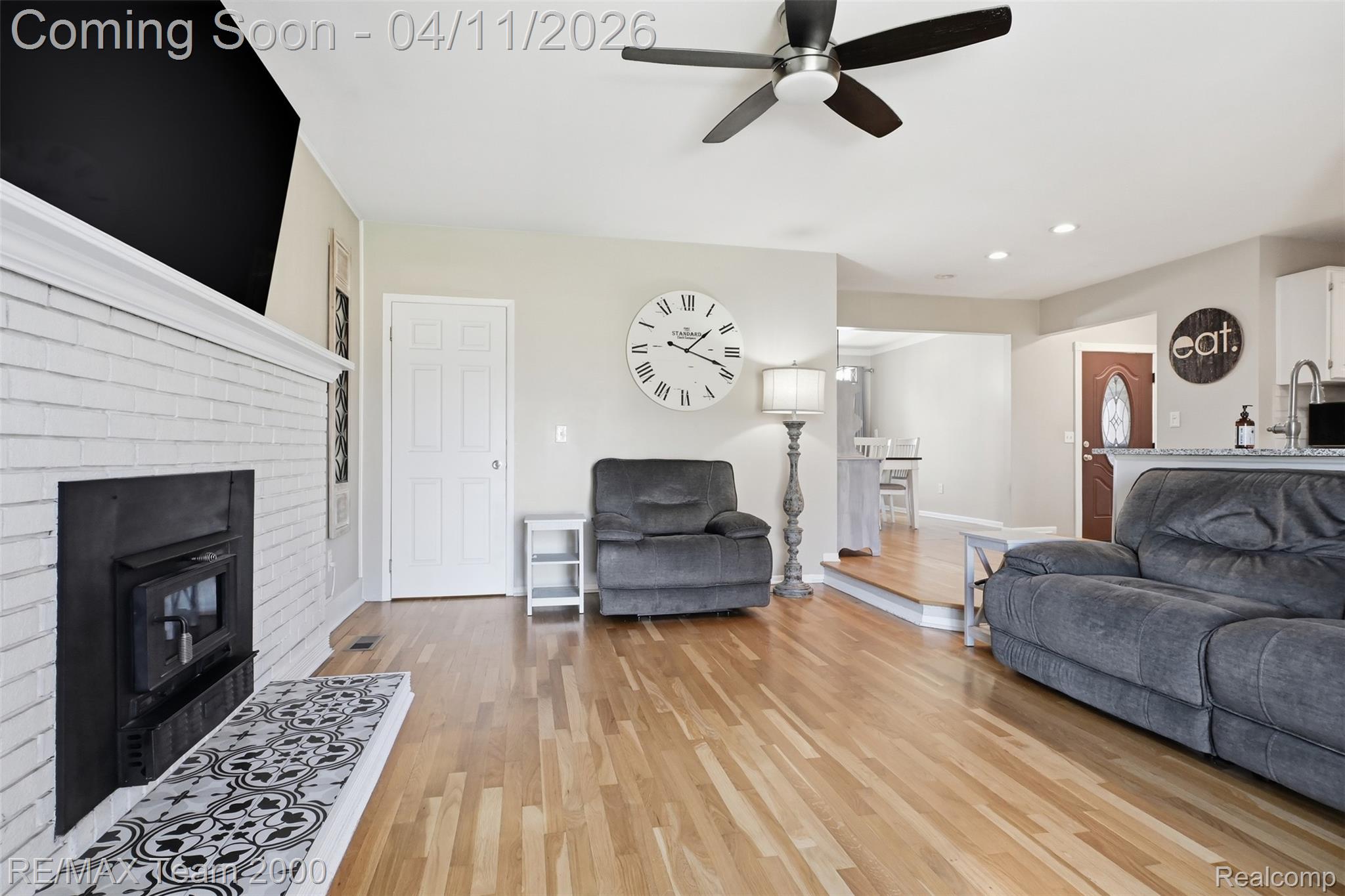 43800 Simsbury Street