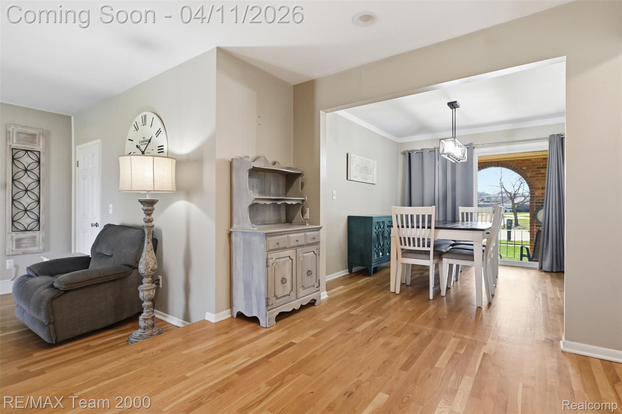 43800 Simsbury Street