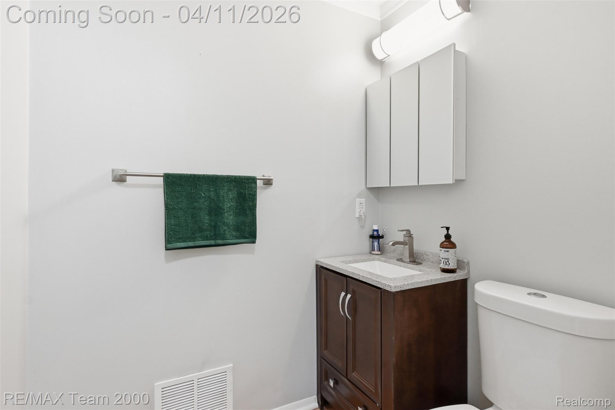 43800 Simsbury Street