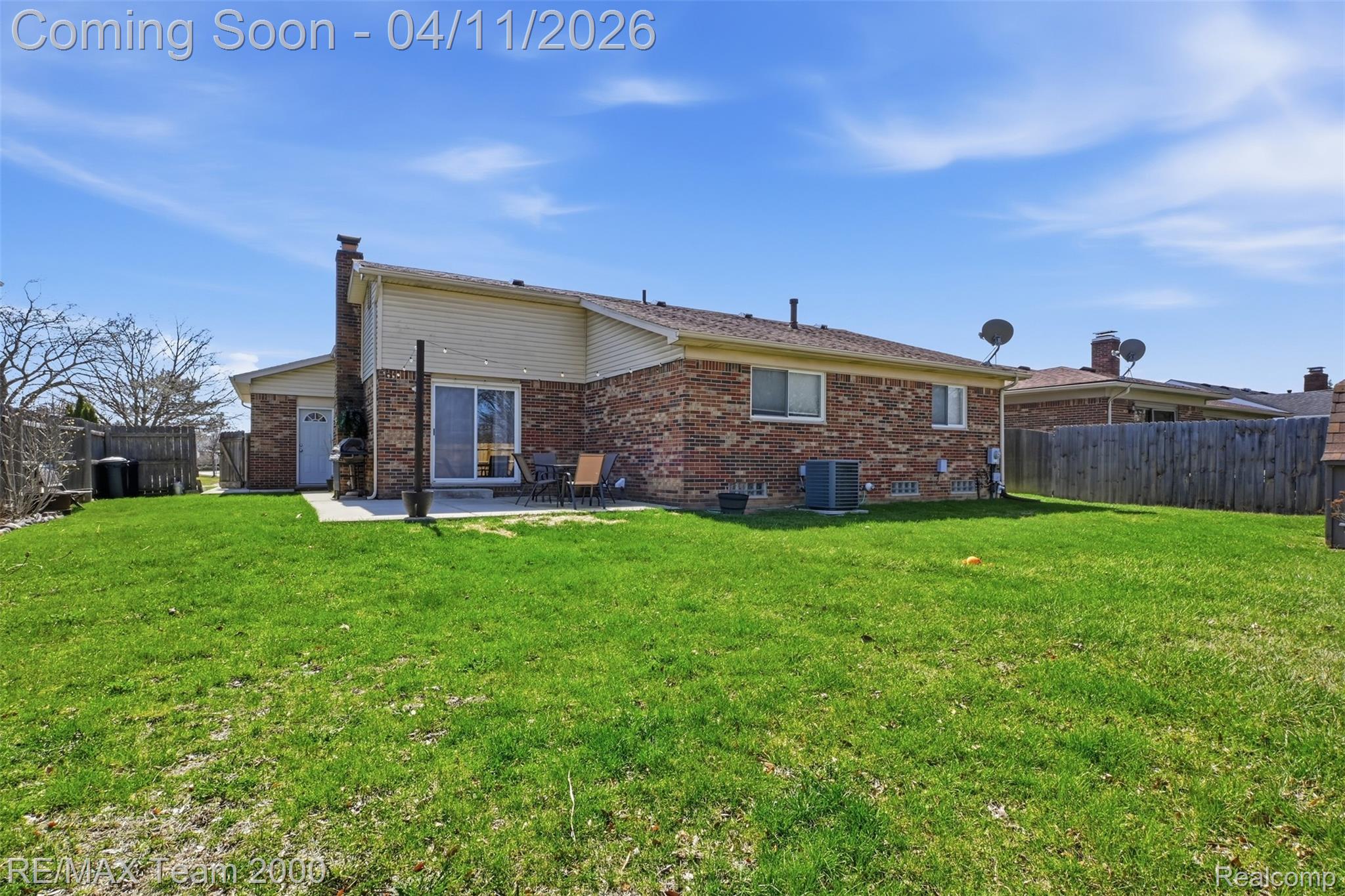 43800 Simsbury Street