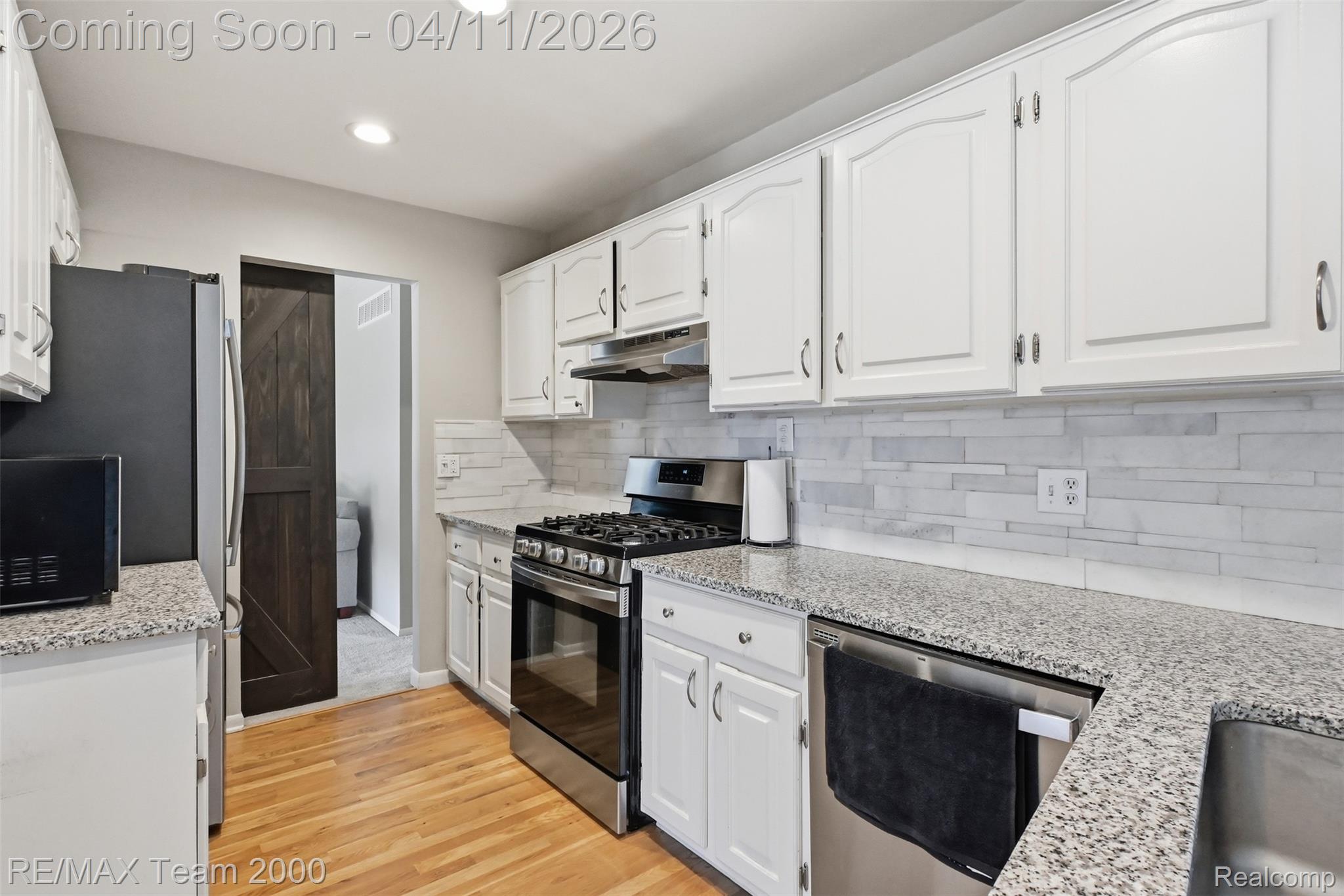 43800 Simsbury Street