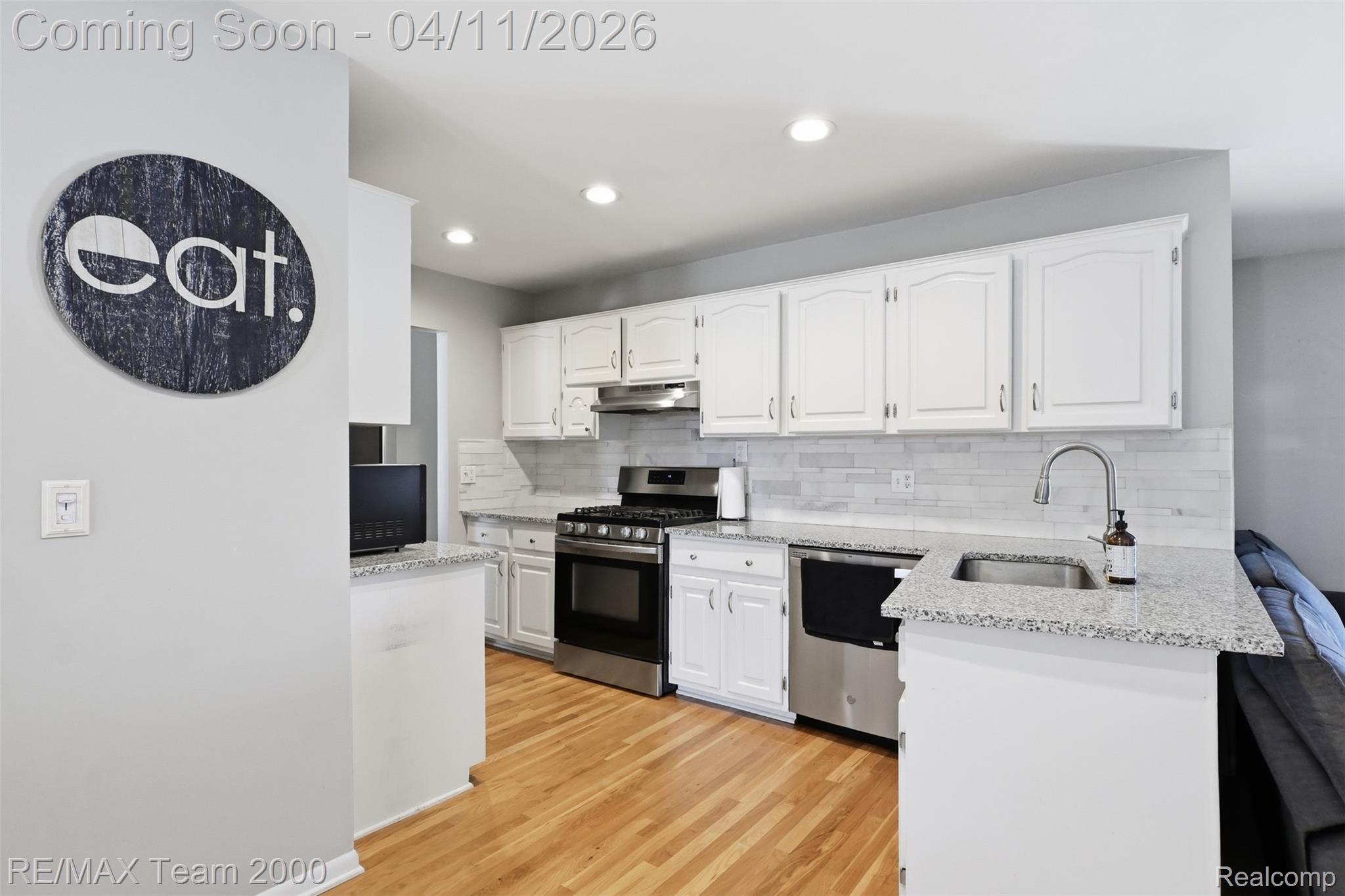 43800 Simsbury Street