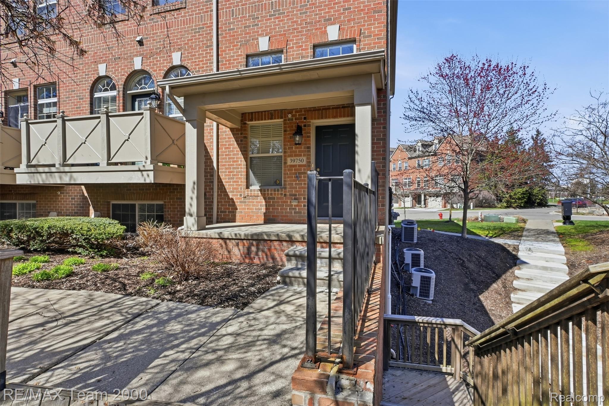 39750 ROCKCREST Circle