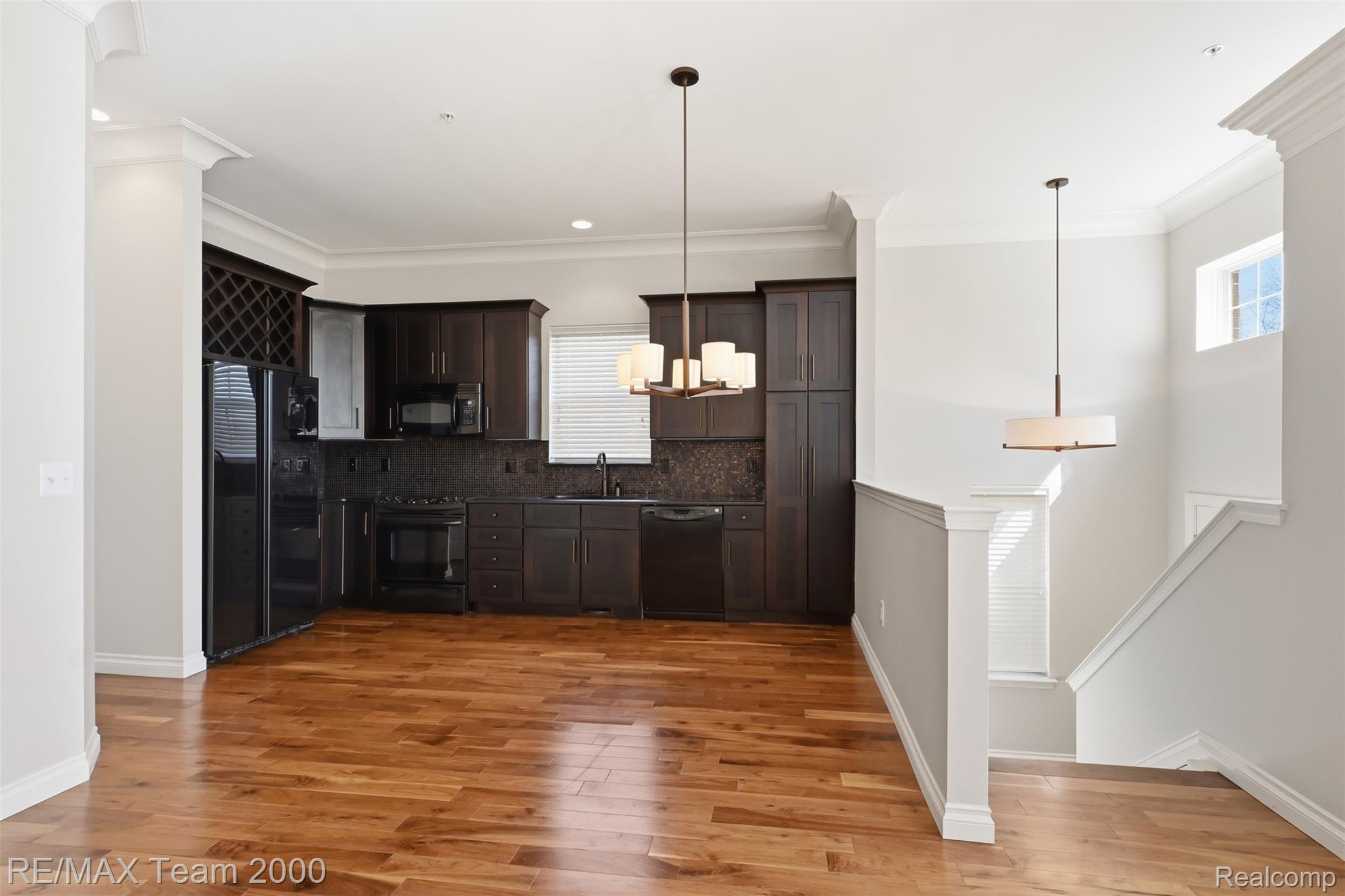 39750 ROCKCREST Circle