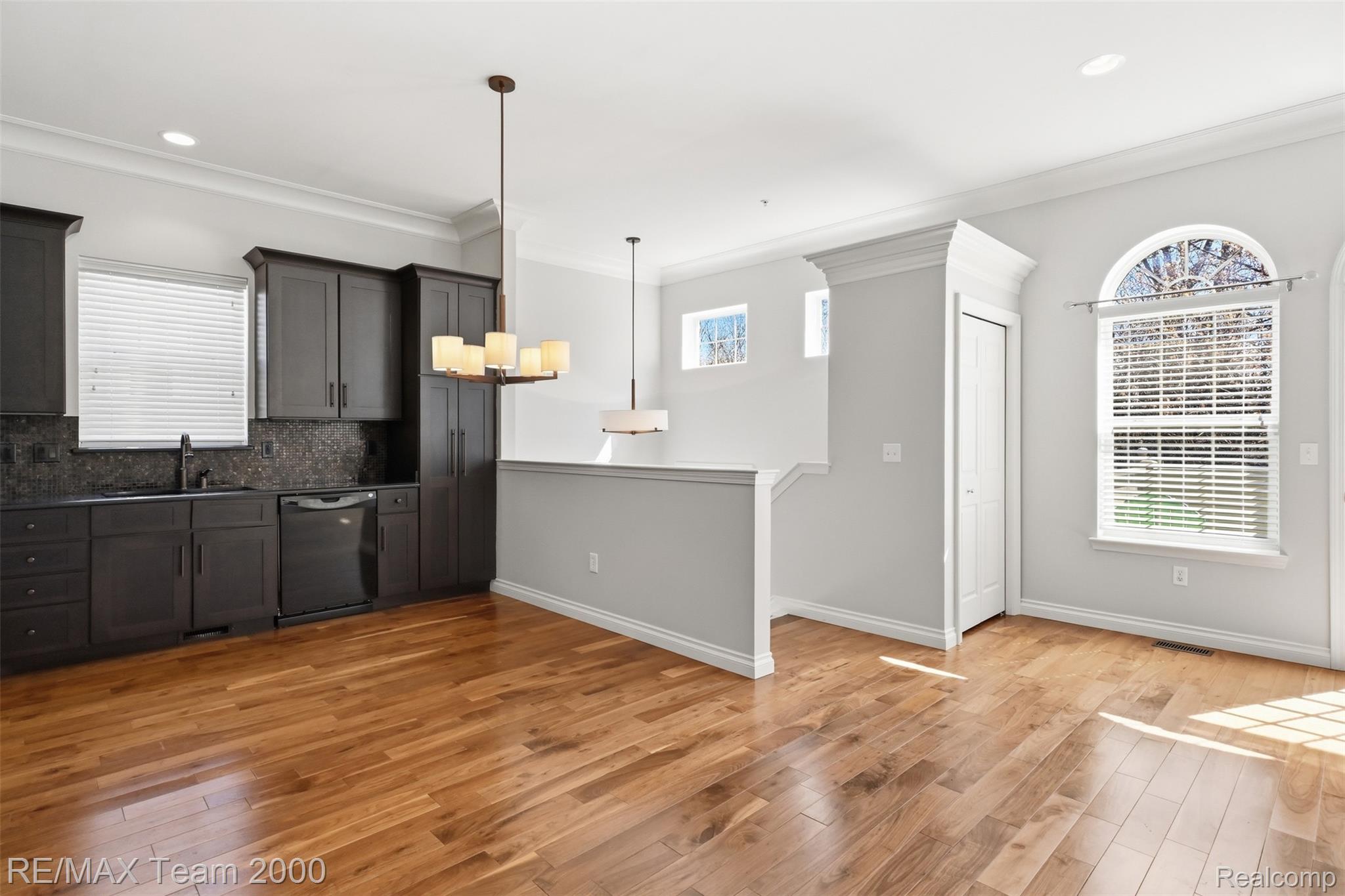 39750 ROCKCREST Circle