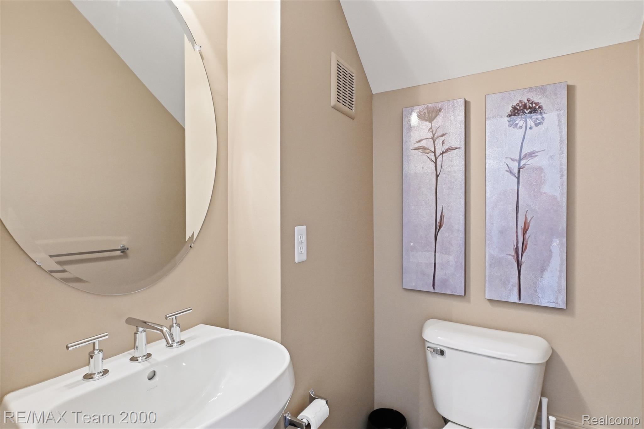 39750 ROCKCREST Circle