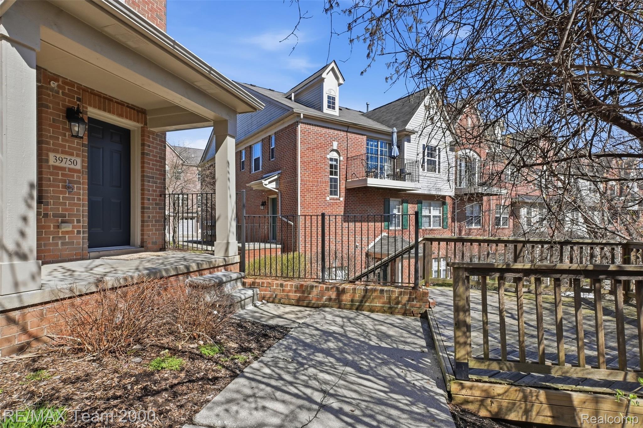 39750 ROCKCREST Circle