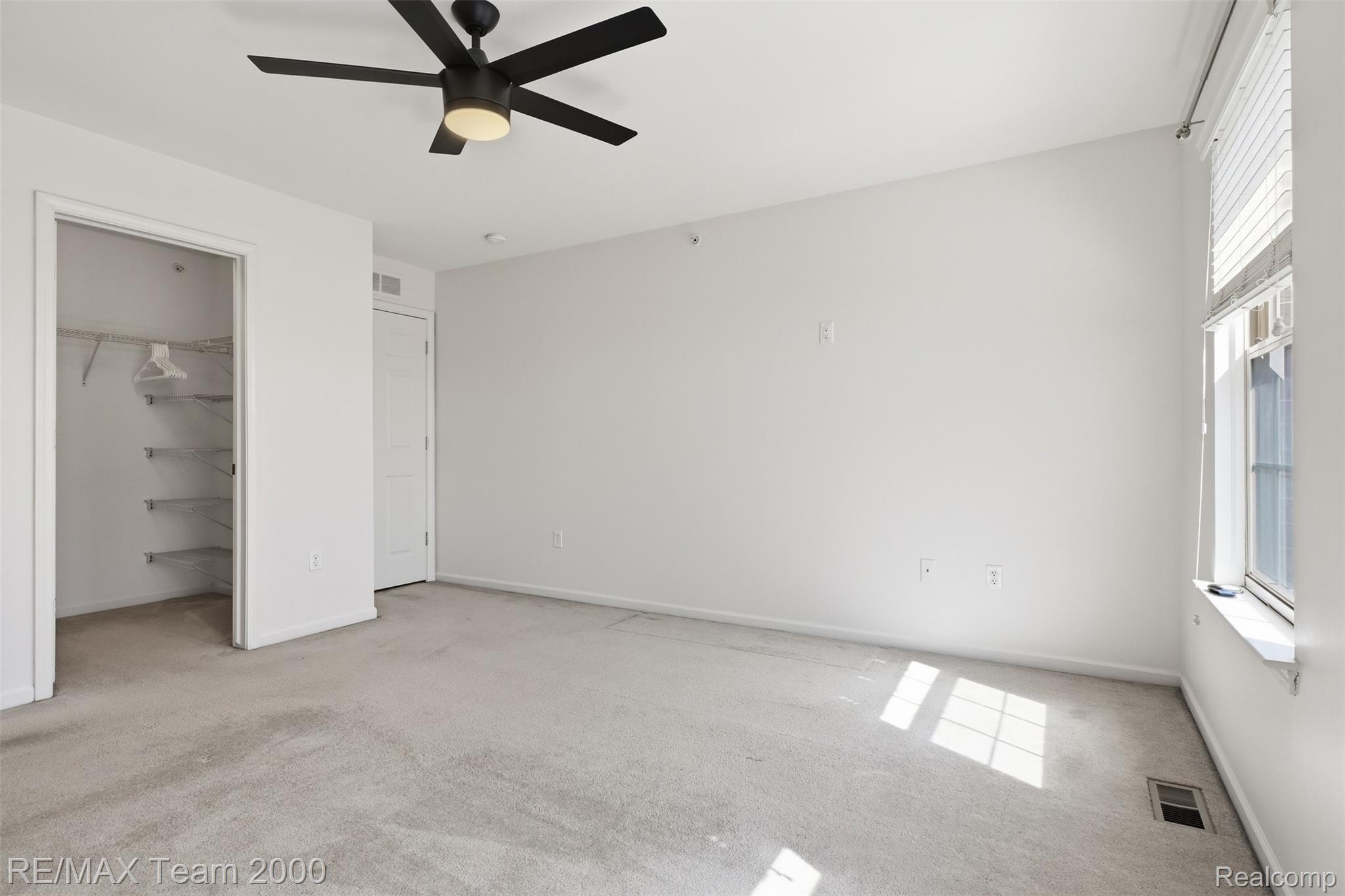 39750 ROCKCREST Circle