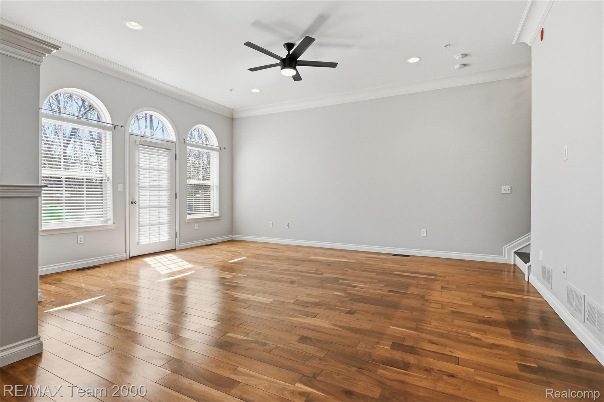 39750 ROCKCREST Circle