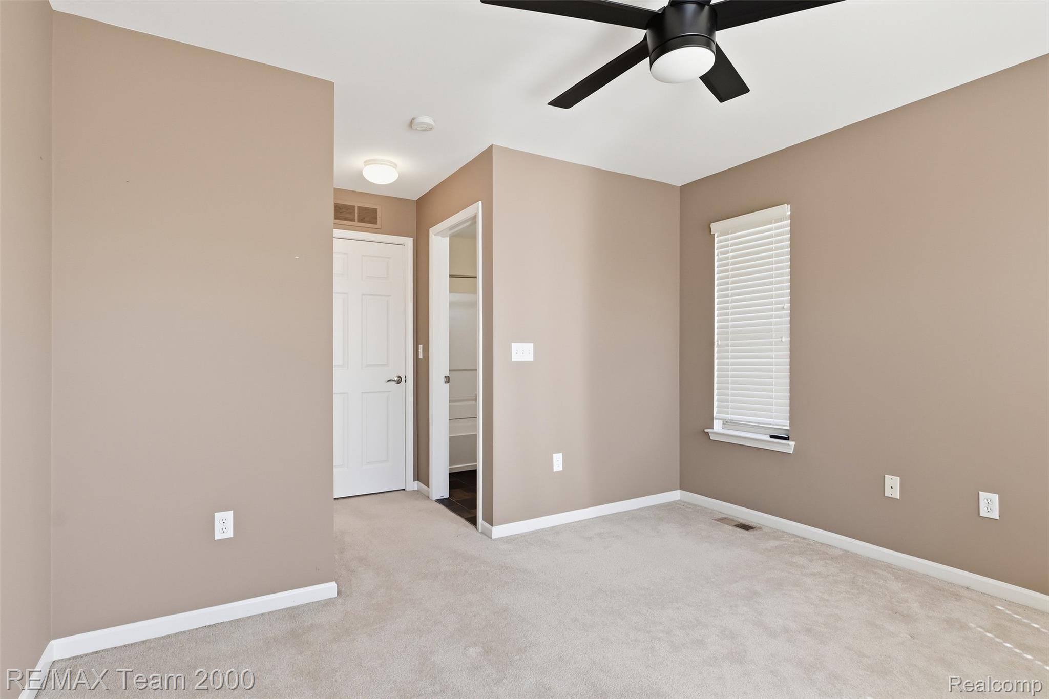 39750 ROCKCREST Circle