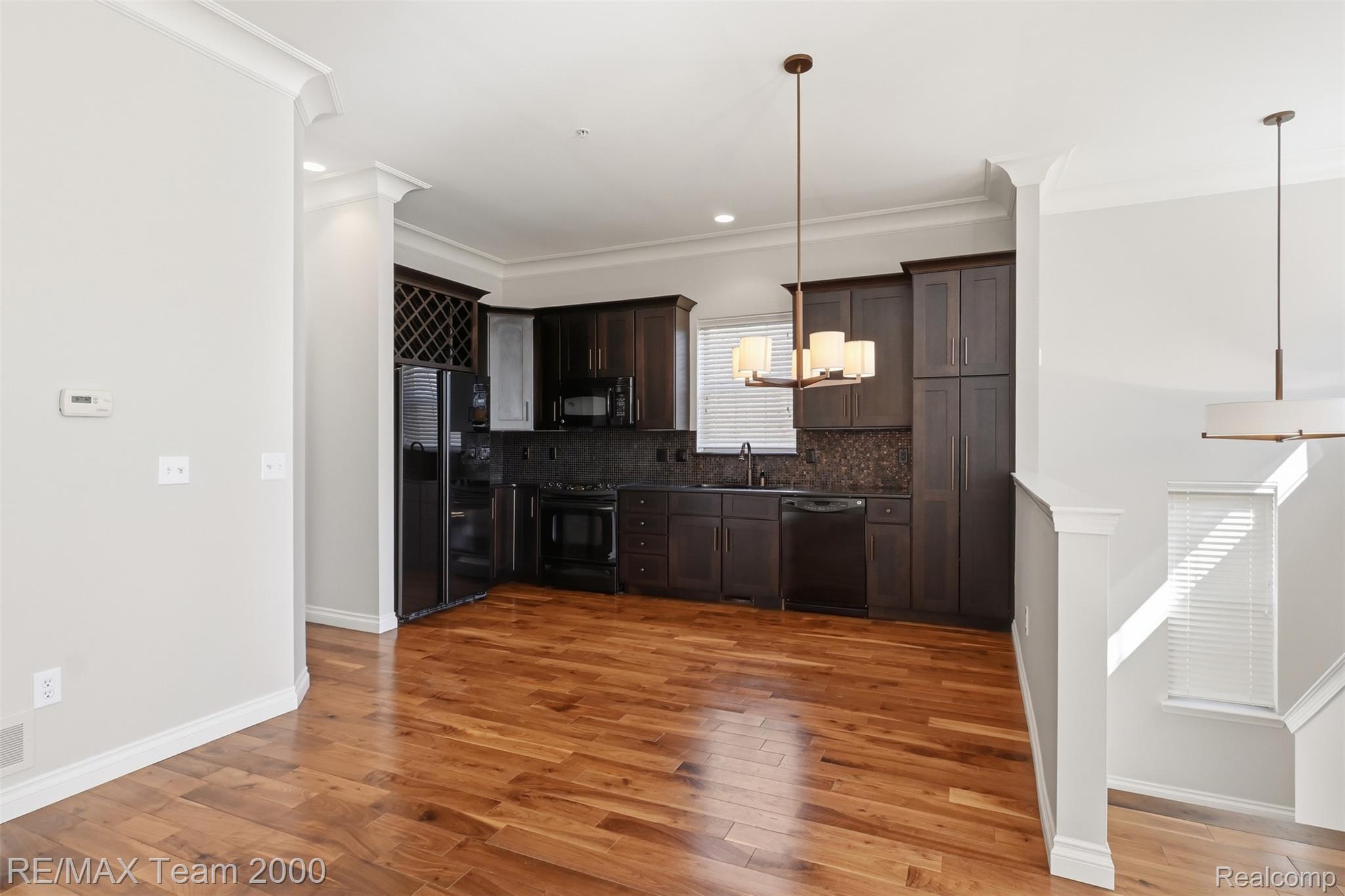 39750 ROCKCREST Circle