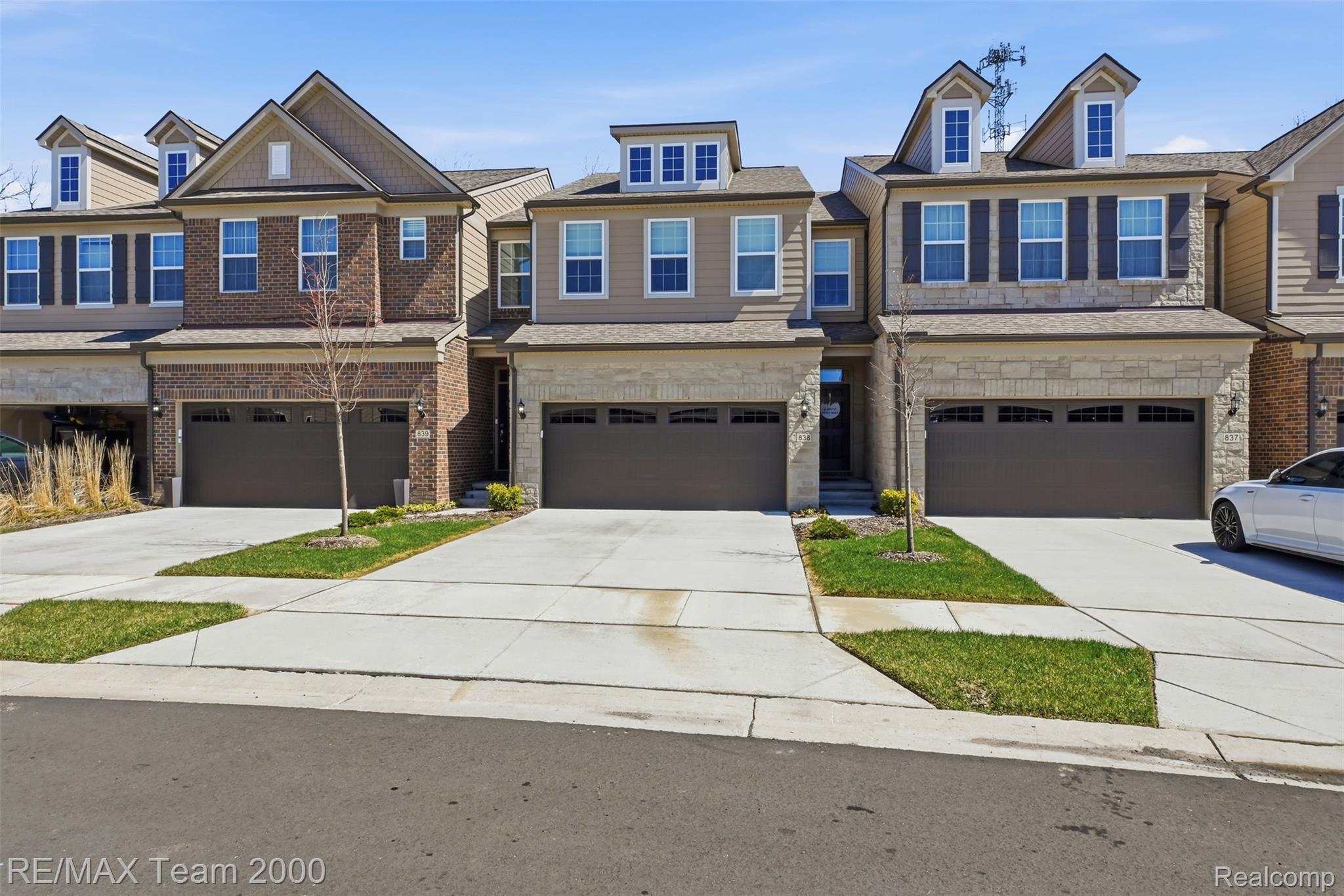 838 Addison Circle