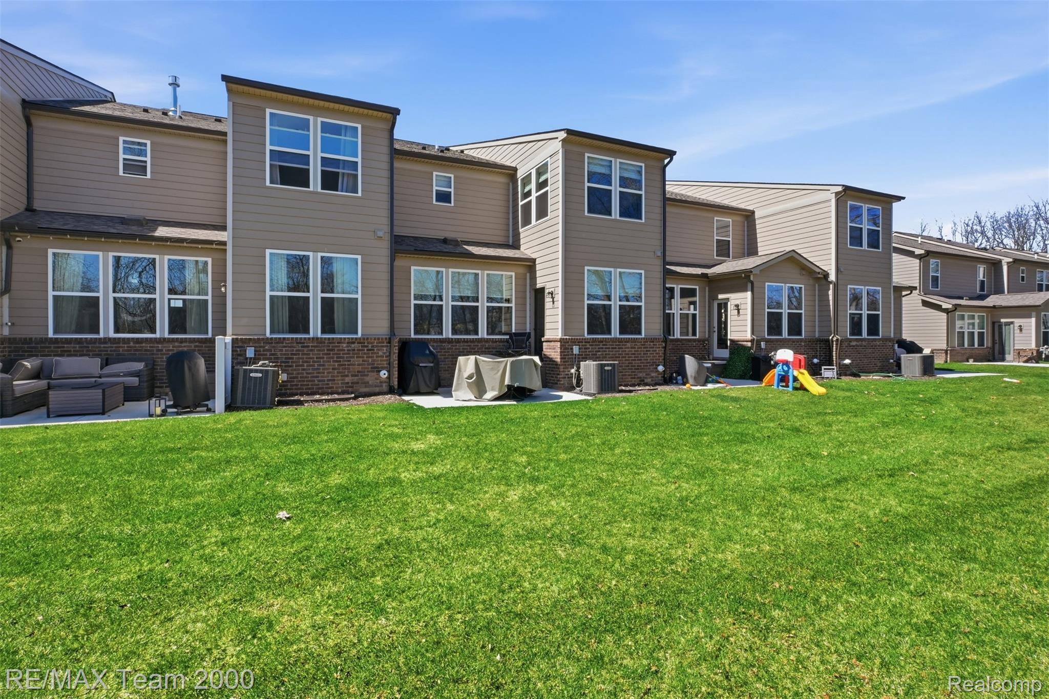838 Addison Circle