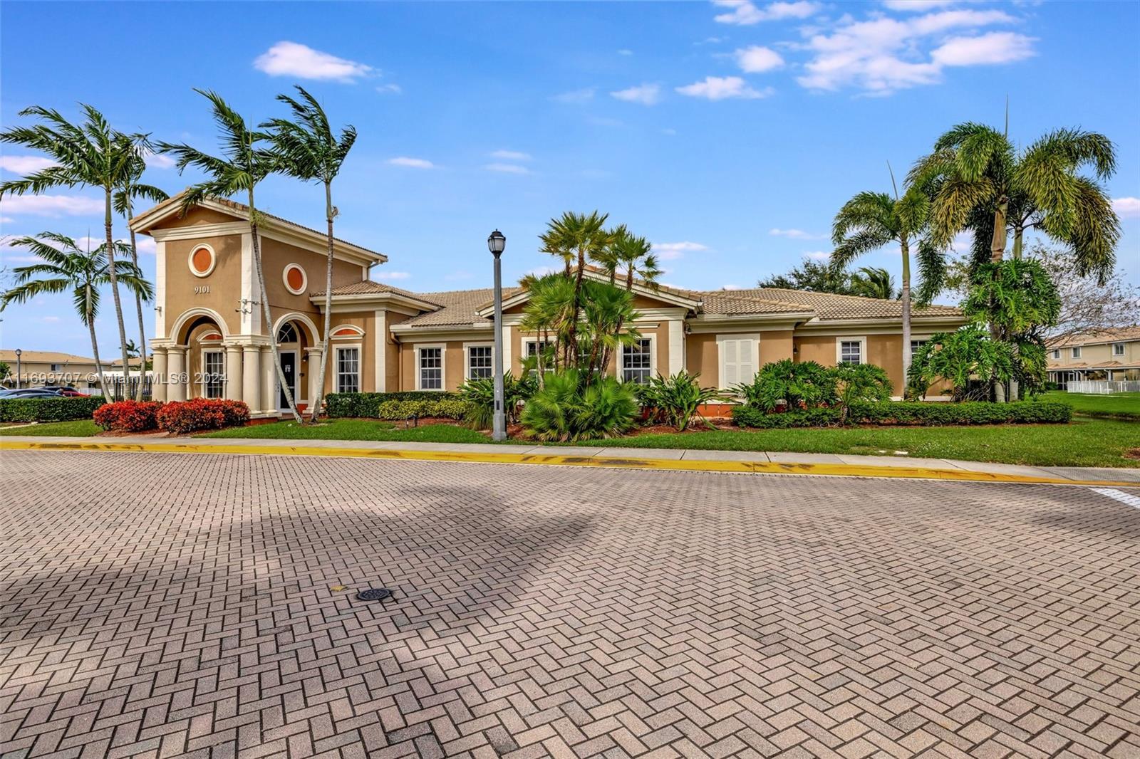 5868 Hampton Hills Blvd # 6202