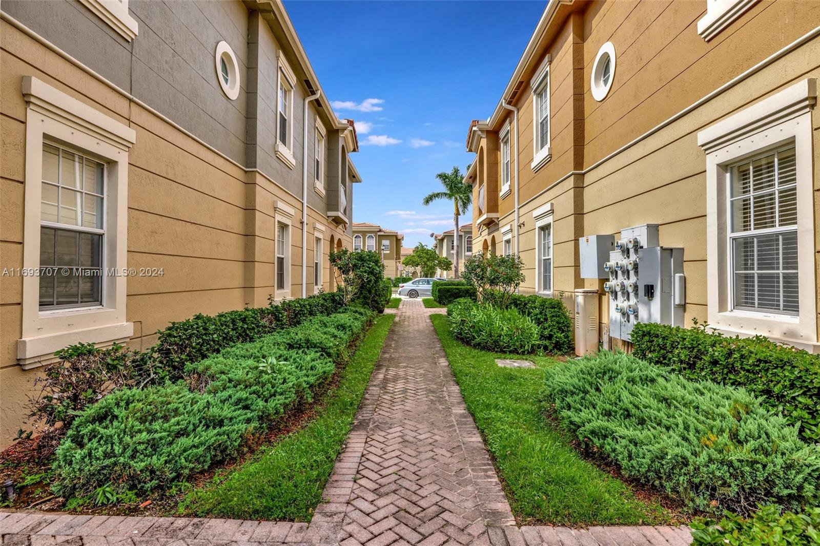5868 Hampton Hills Blvd # 6202