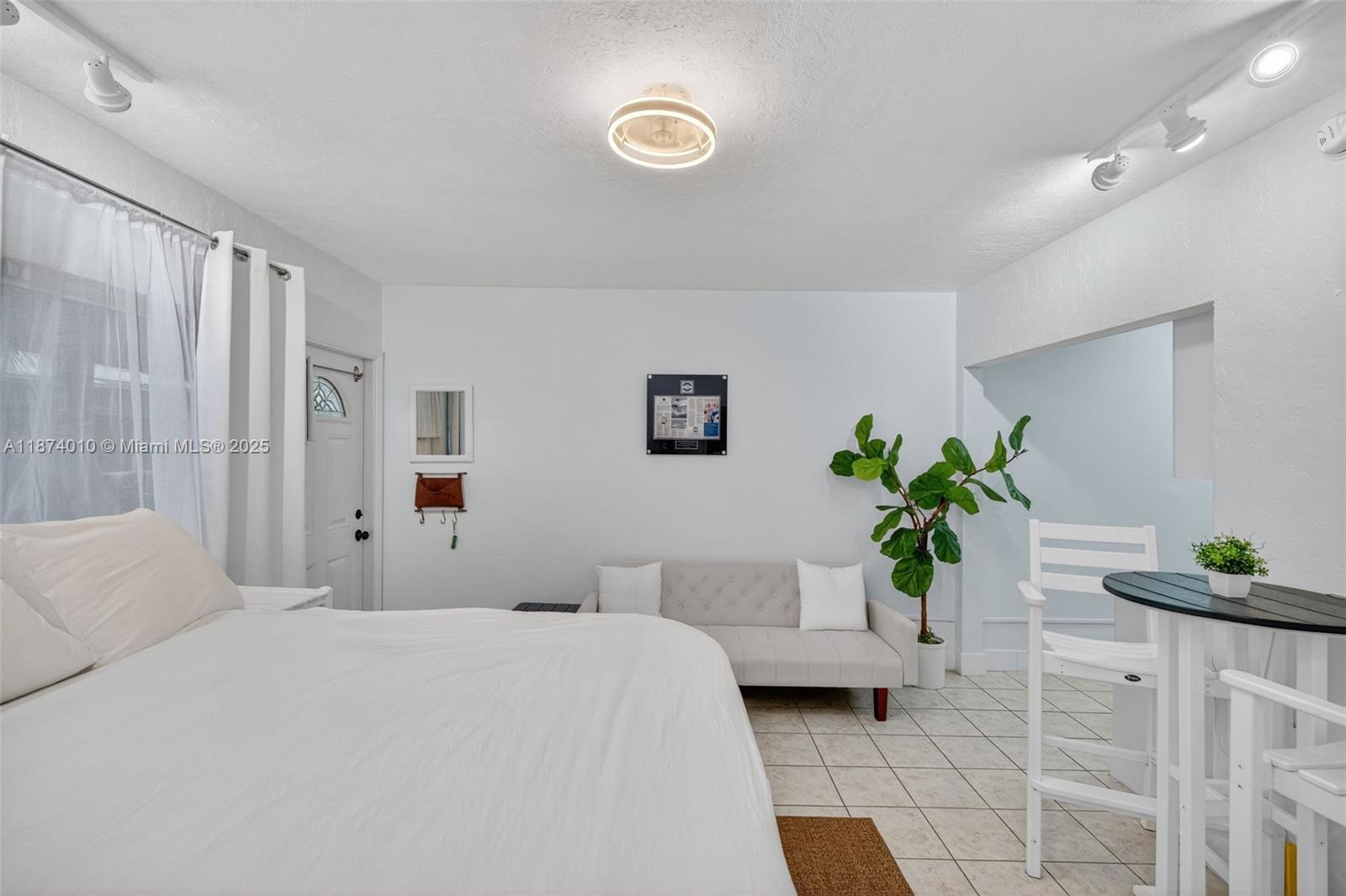 820 N Ocean Blvd # 1