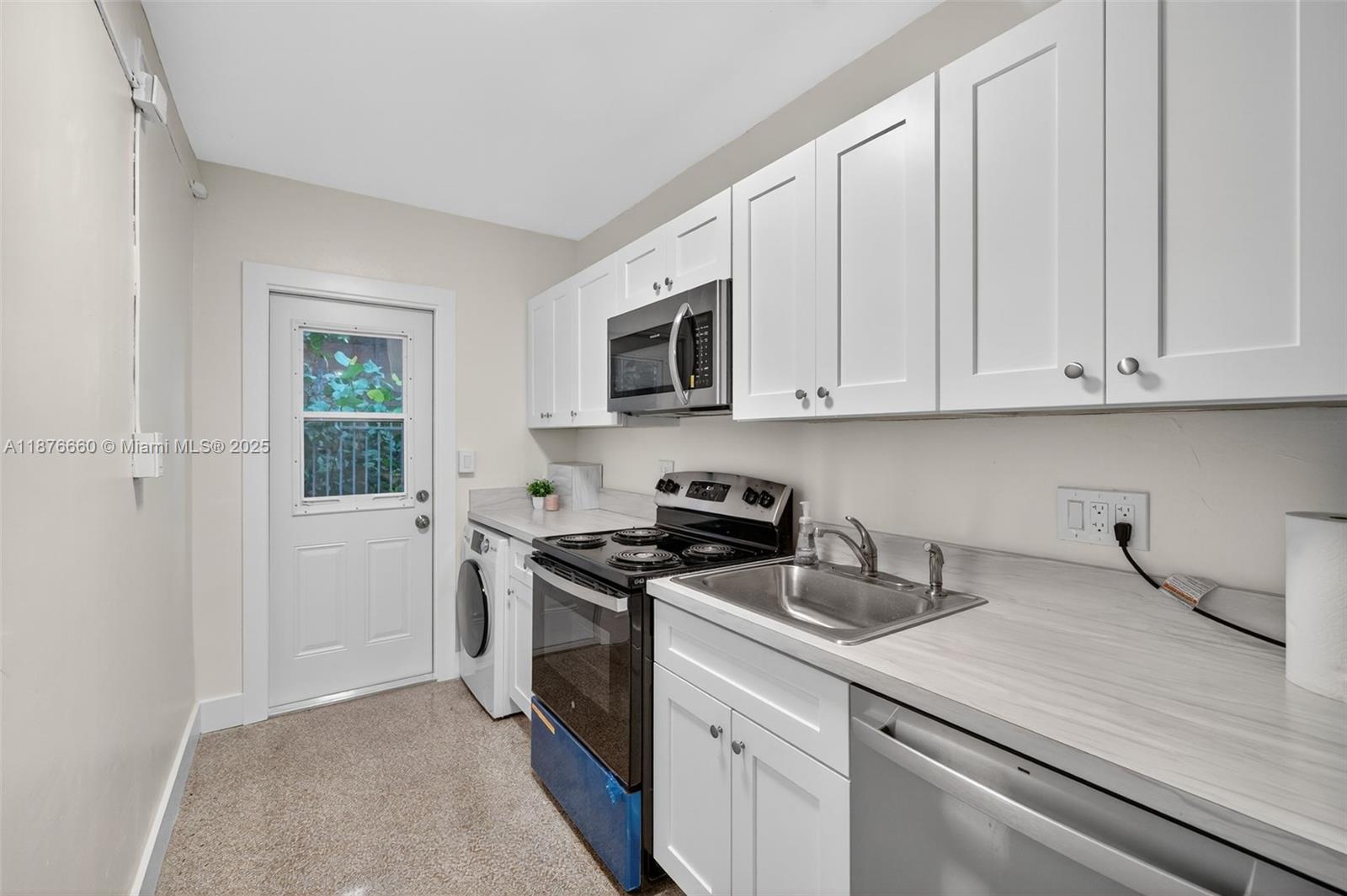 820 N Ocean Blvd # 16