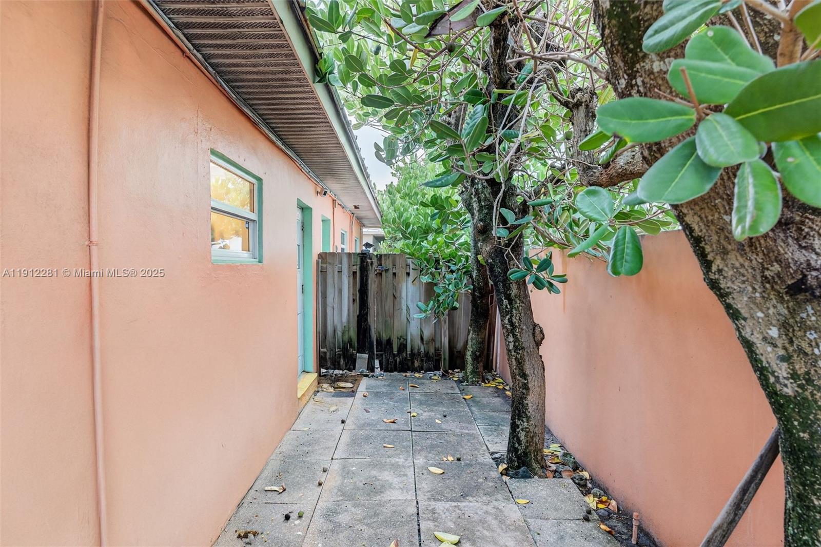 820 N Ocean Blvd # 1