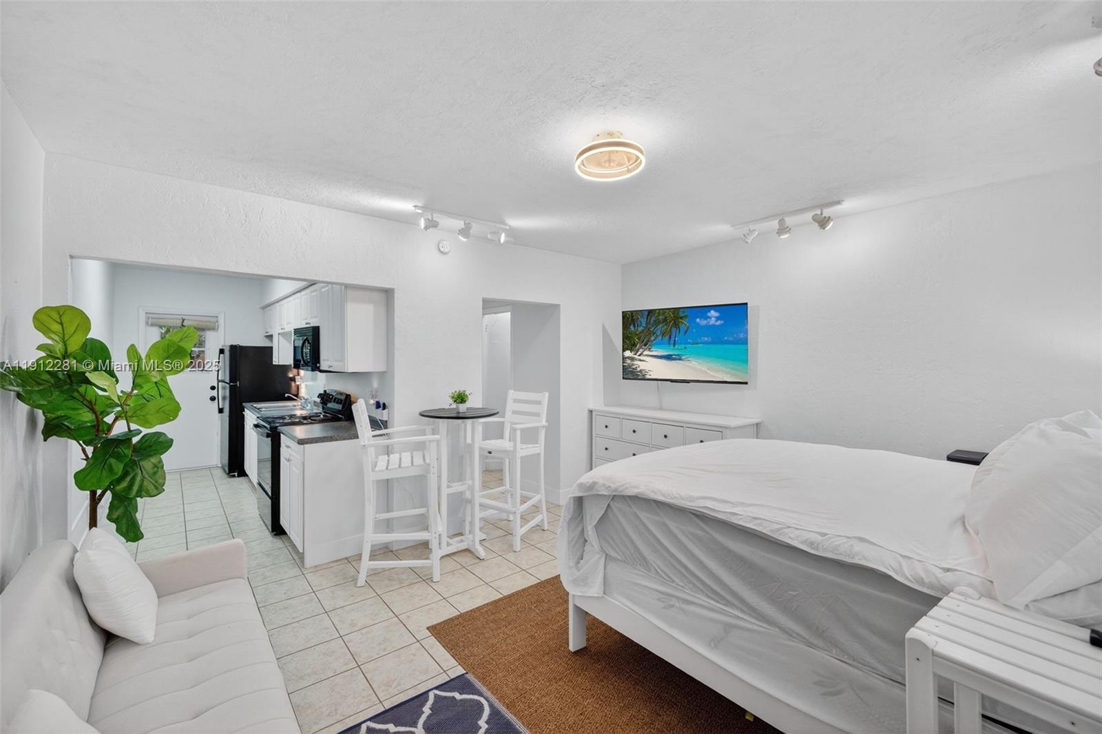 820 N Ocean Blvd # 1