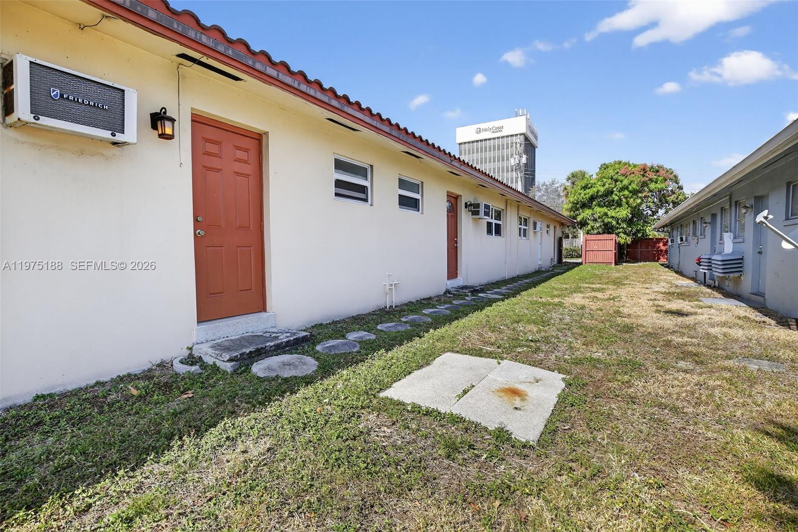 4825 NE 23rd Ave # 7 Unit: 1-7