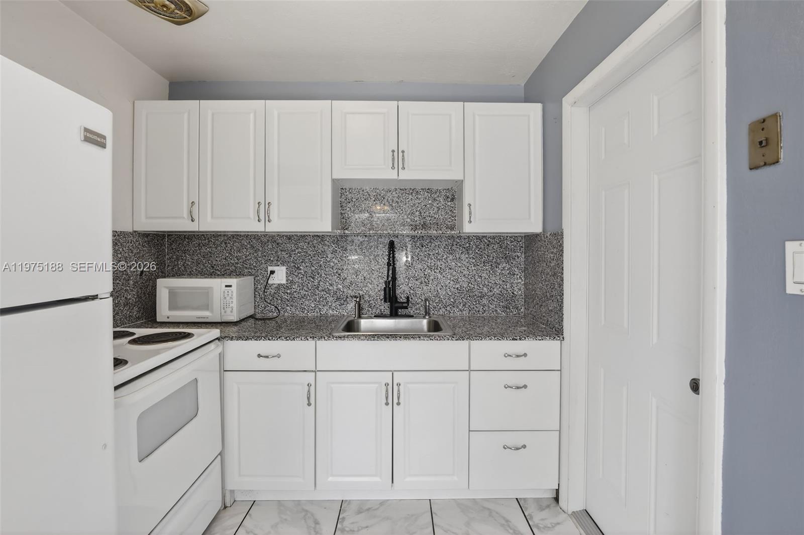 4825 NE 23rd Ave # 7 Unit: 1-7