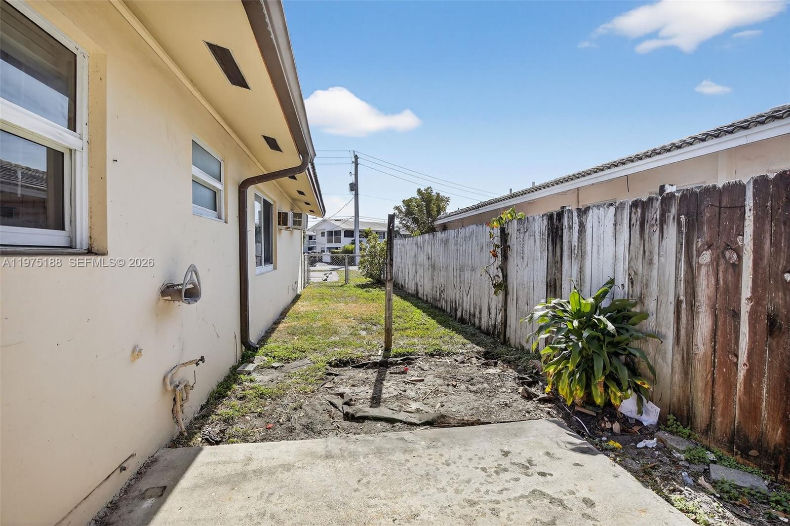 4825 NE 23rd Ave # 7 Unit: 1-7