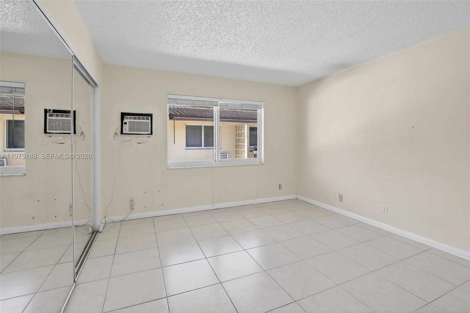 4825 NE 23rd Ave # 7 Unit: 1-7