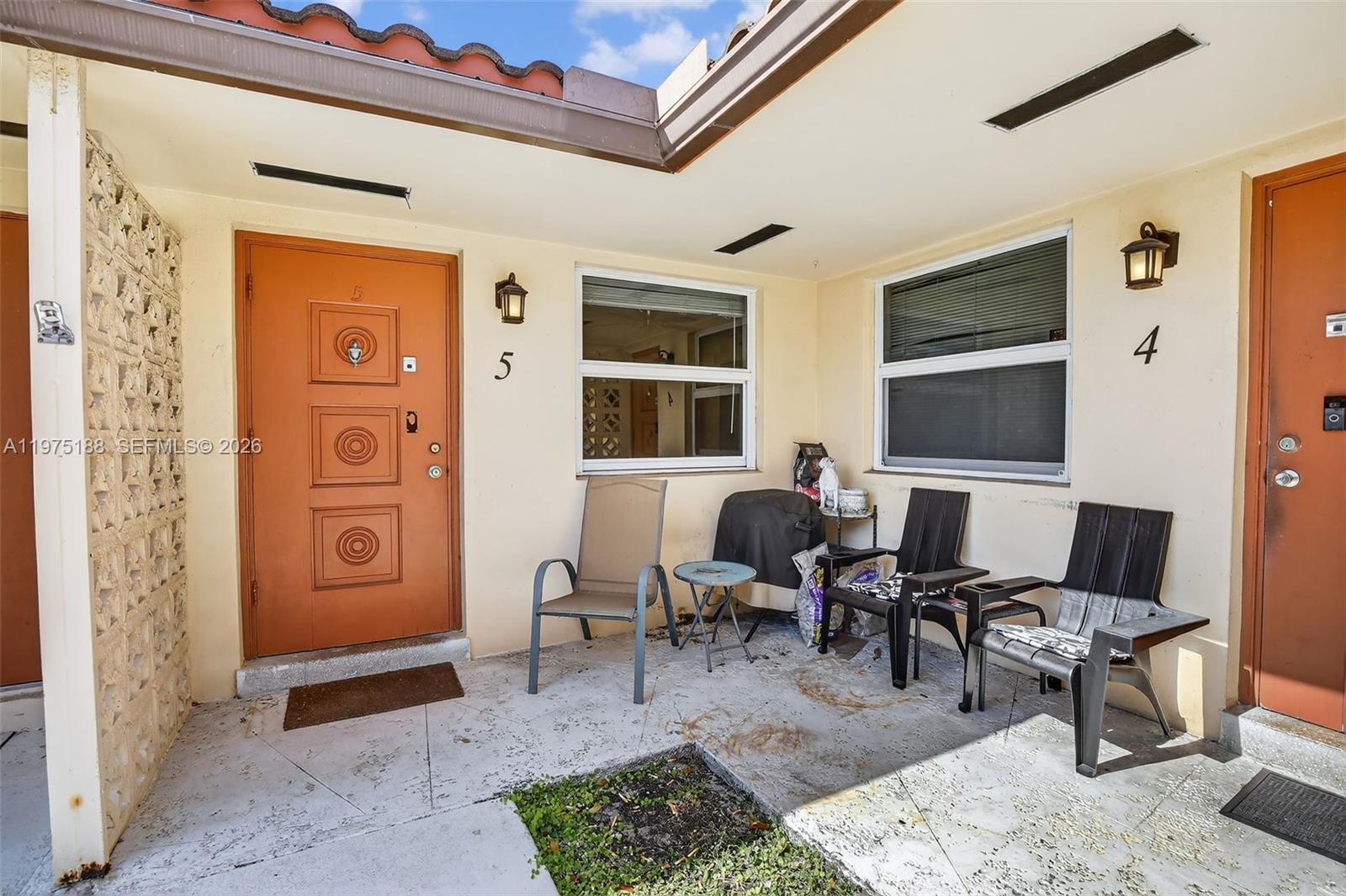 4825 NE 23rd Ave # 7 Unit: 1-7