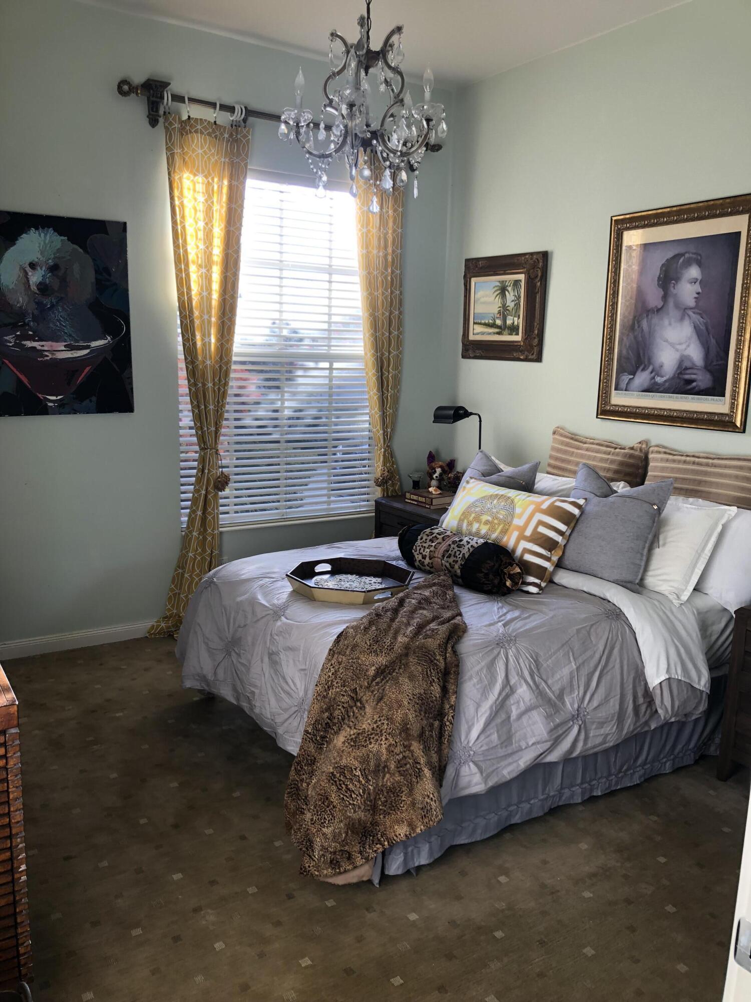 4601 Hammock Circle