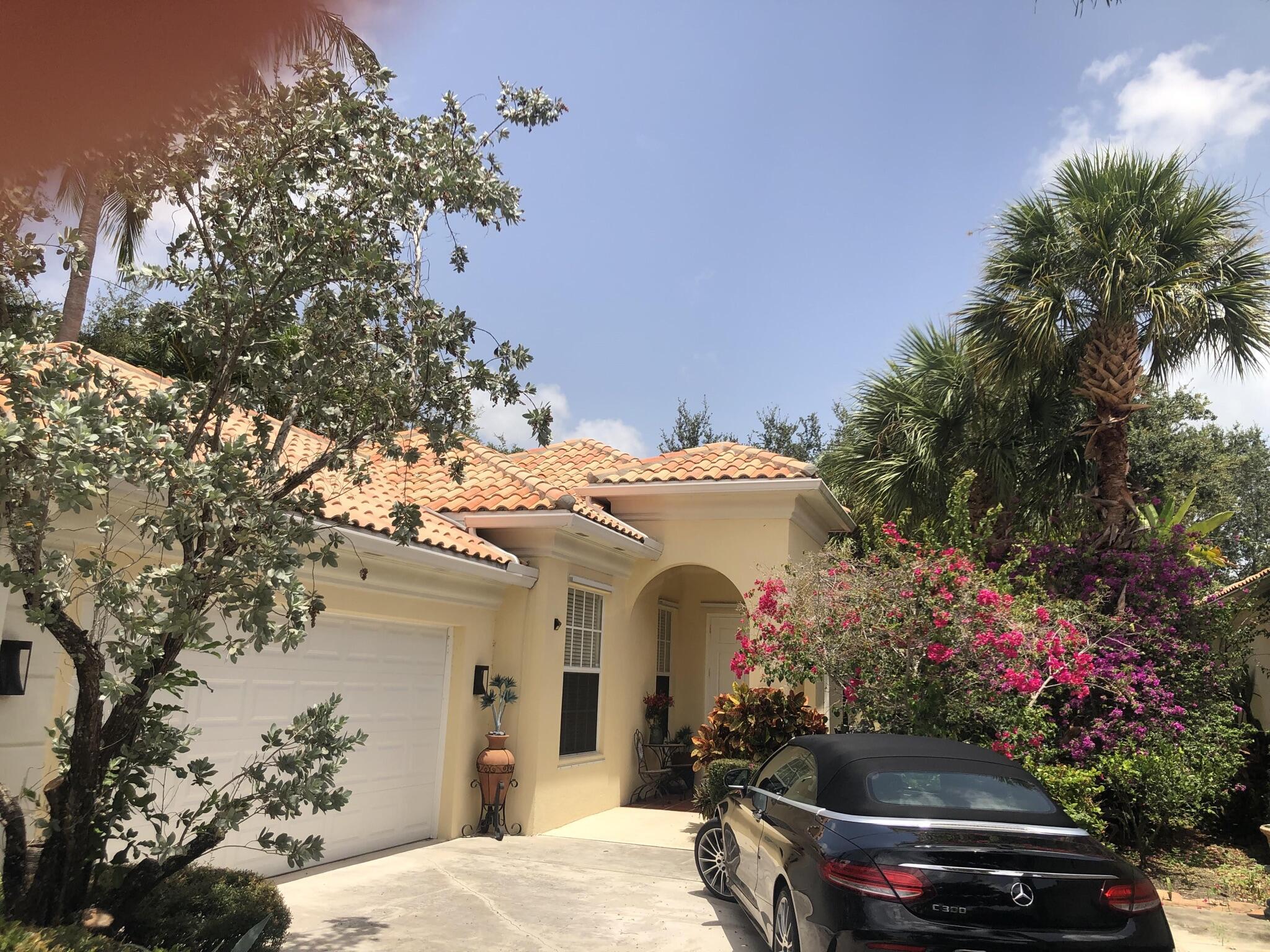 4601 Hammock Circle