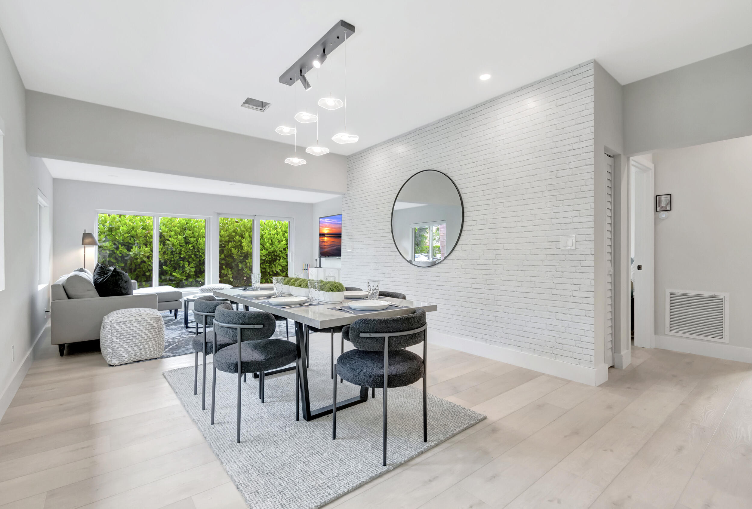 312 Gulfstream Boulevard