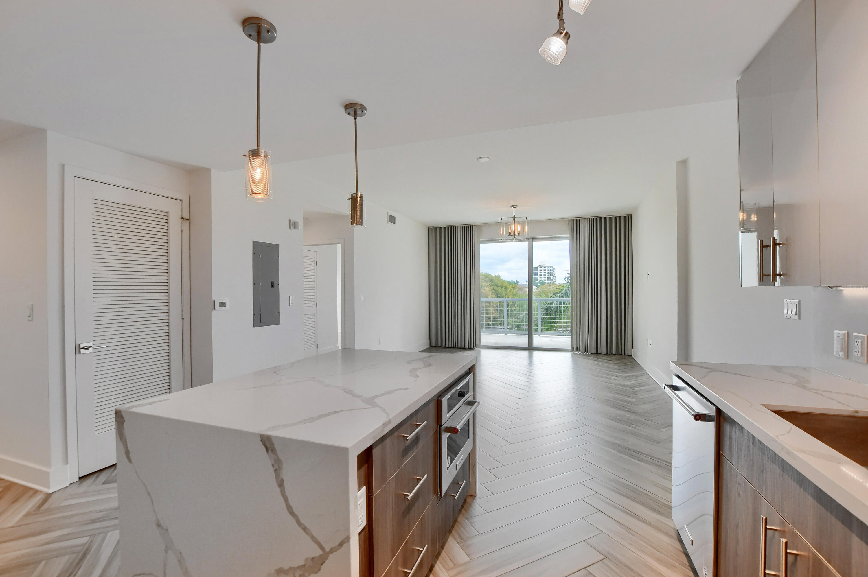 236 SE 5th Avenue 205