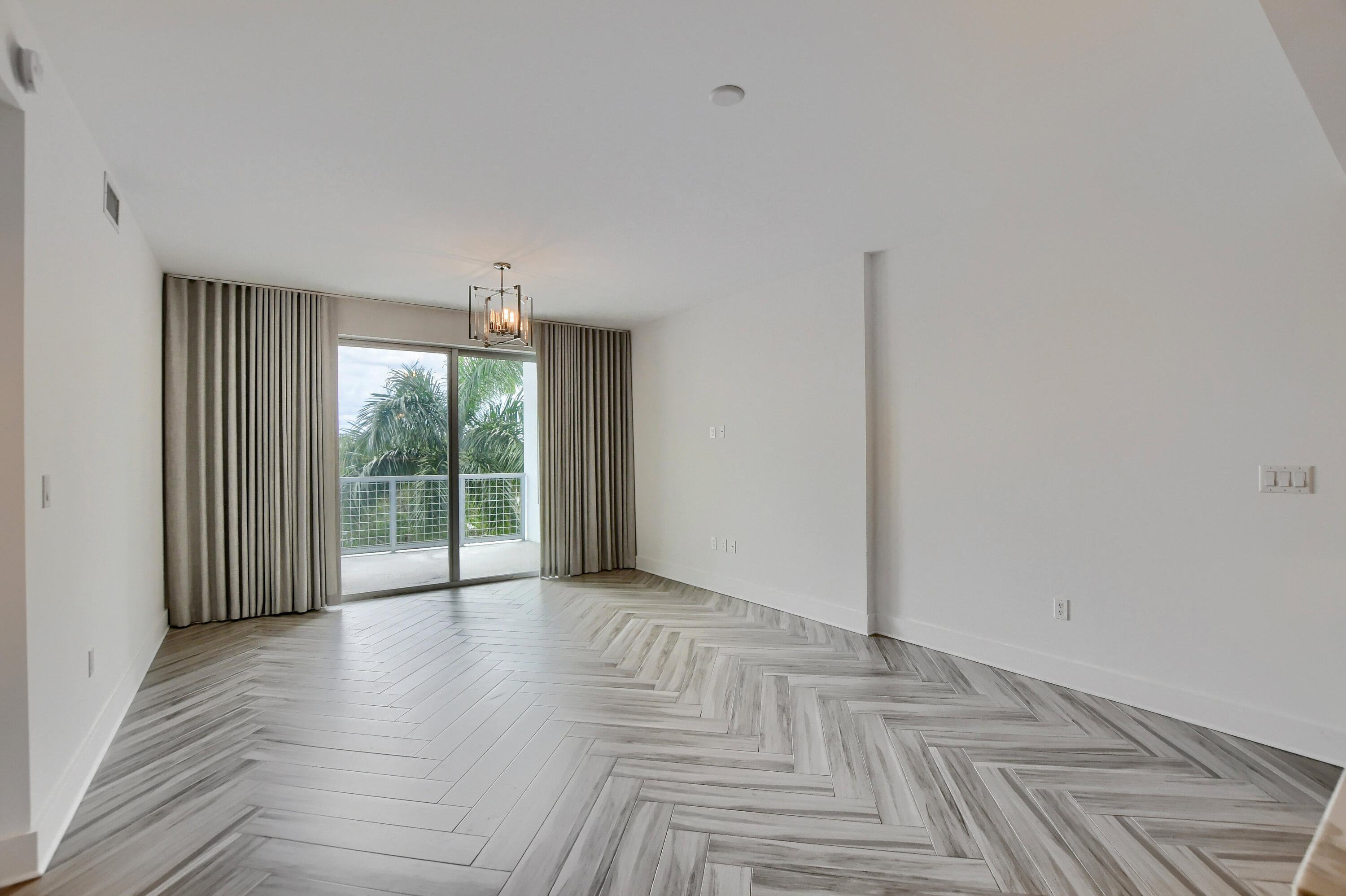 236 SE 5th Avenue 205