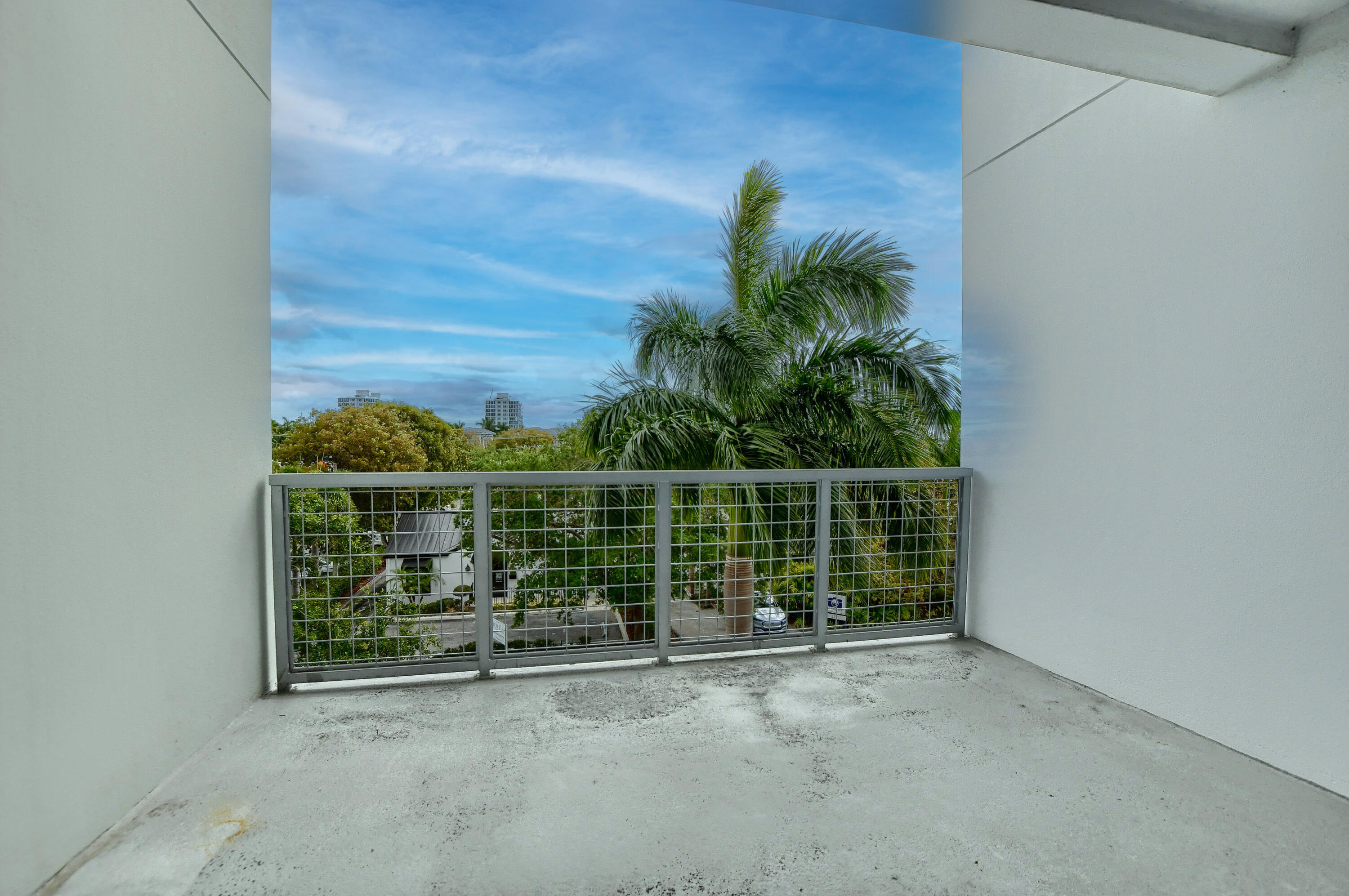 236 SE 5th Avenue 205