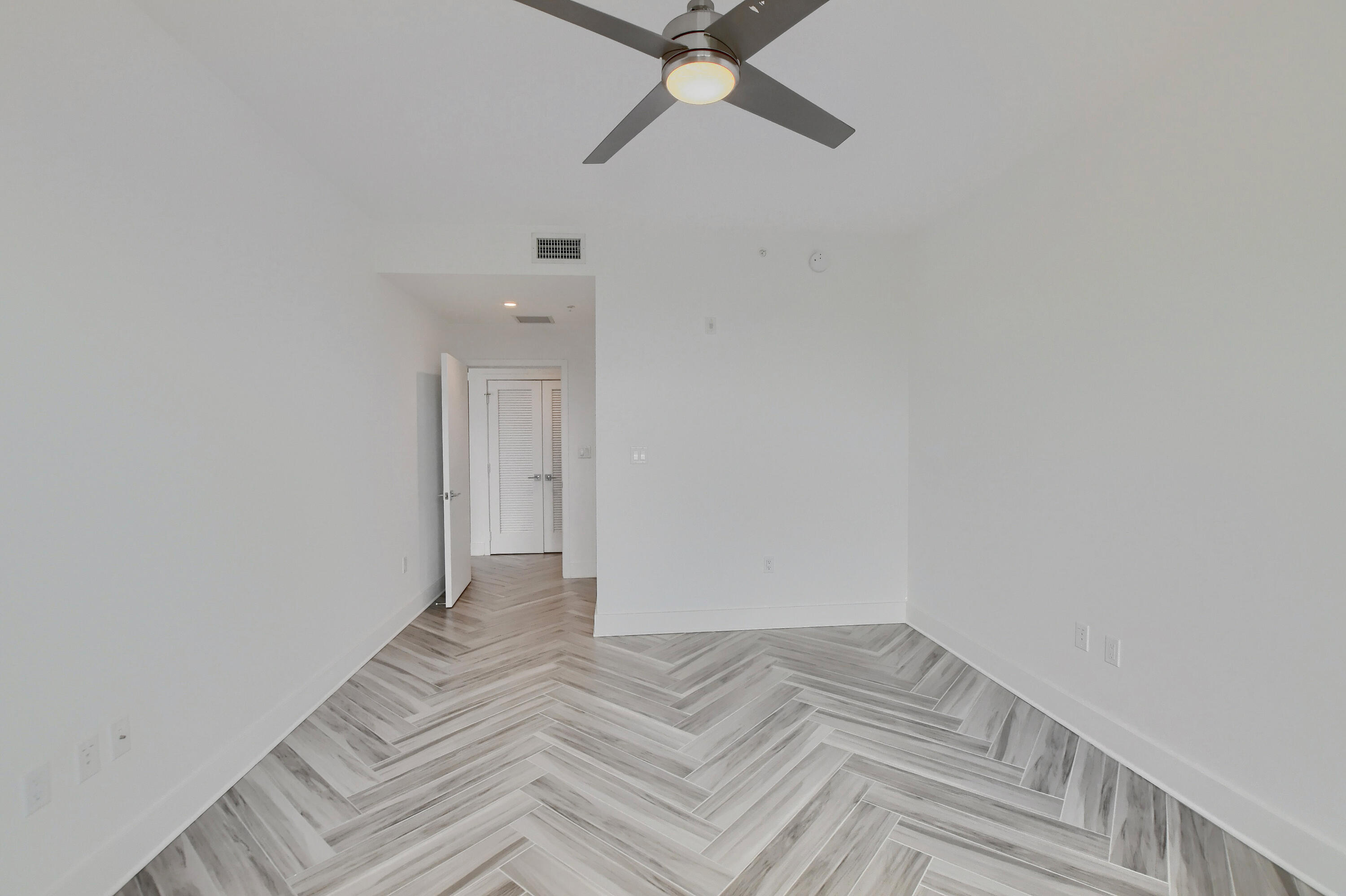 236 SE 5th Avenue 205