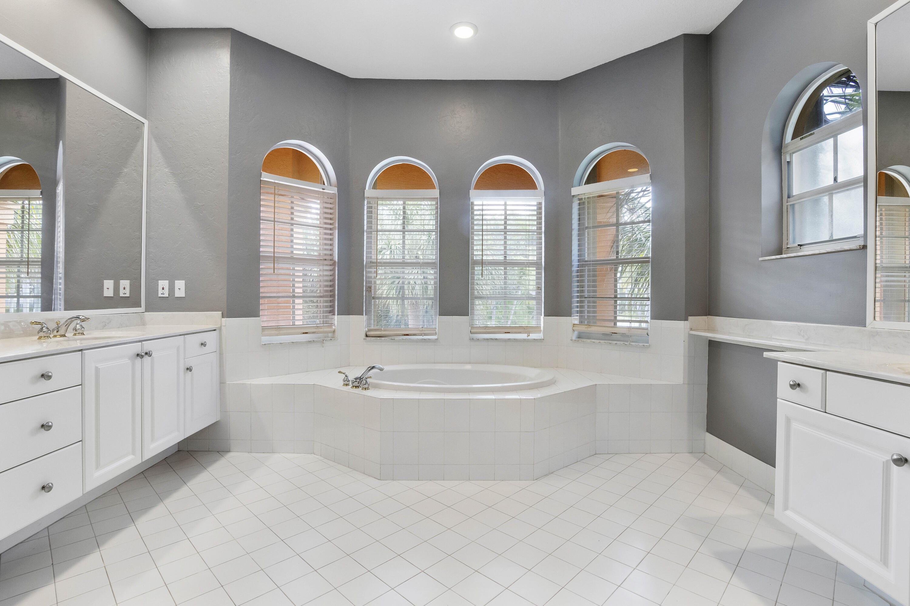 6370 Stonehurst Circle