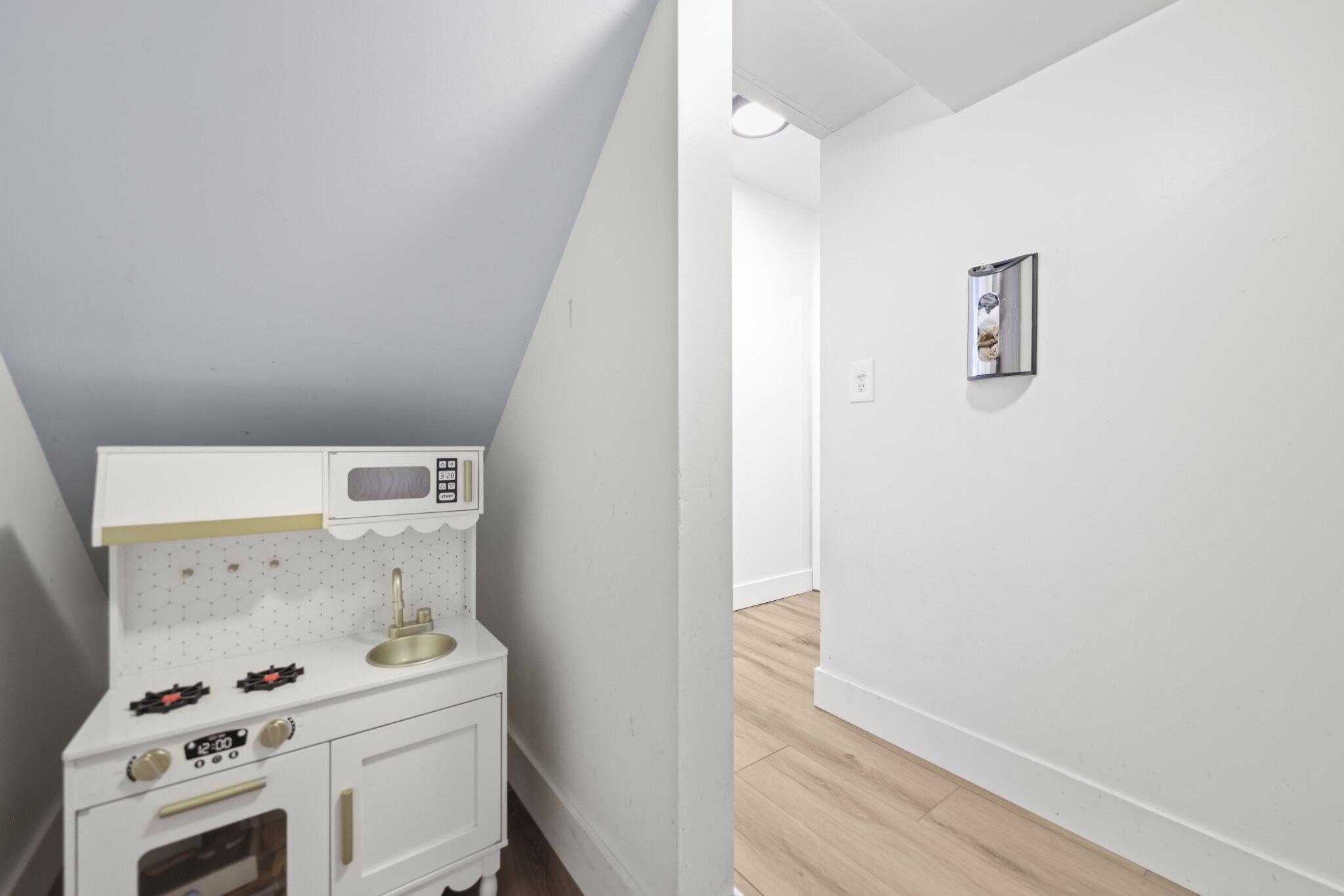 7518 Oak Grove Circle